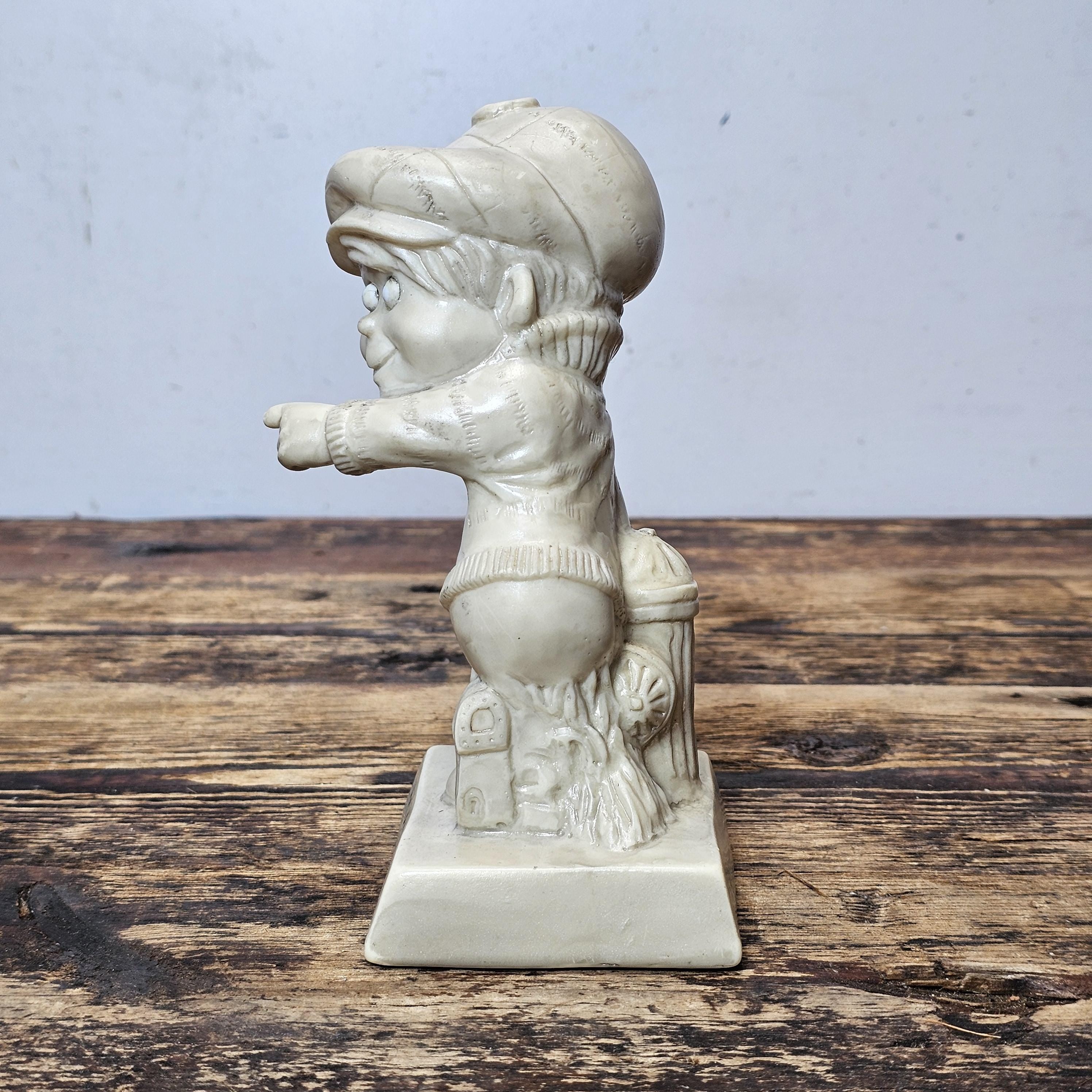 Vintage W&R BERRIES Co. "There's A Word For A Person Like You...TERRIFIC" 6.25"H