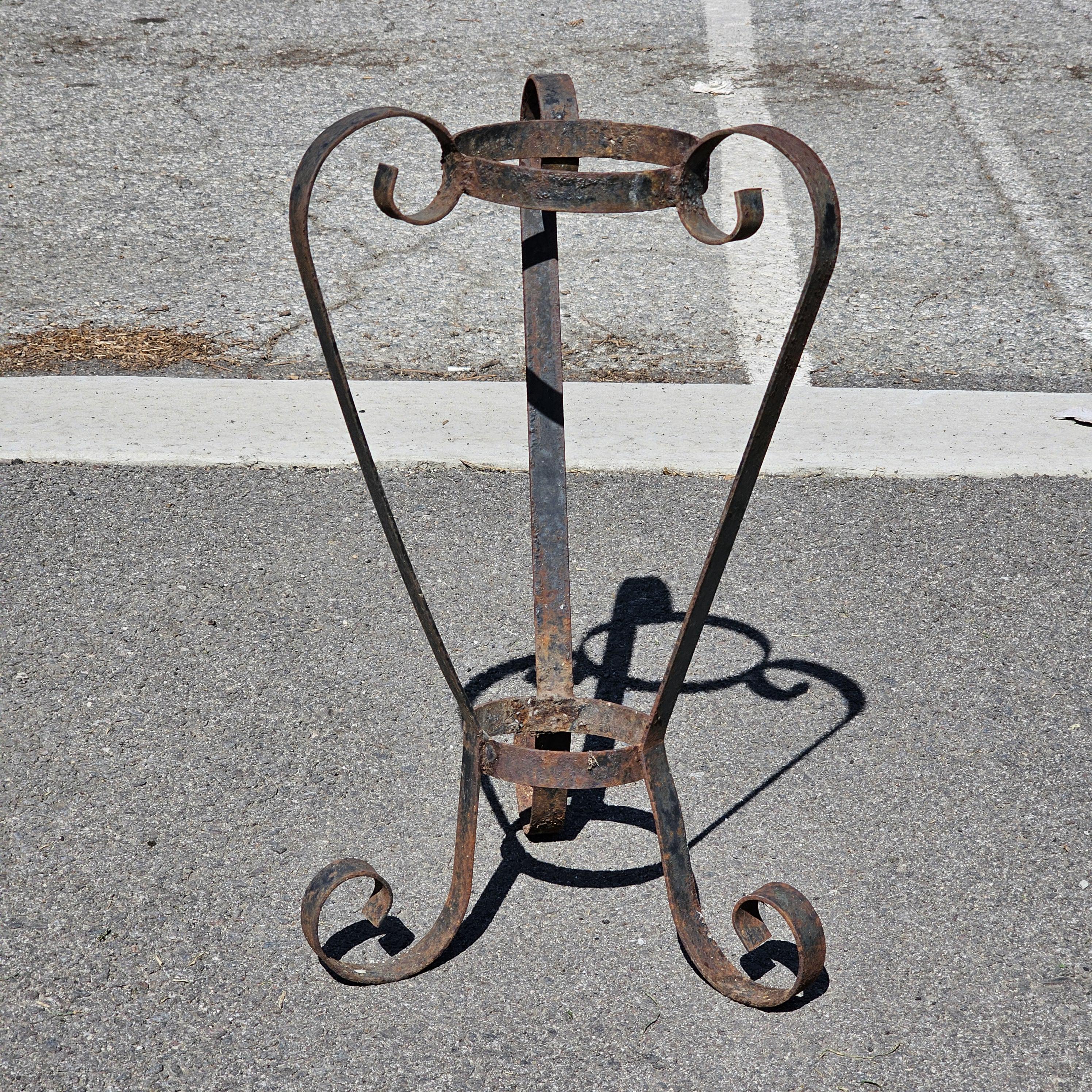 Rusty Scrolled Metal Plant Stand 23"H