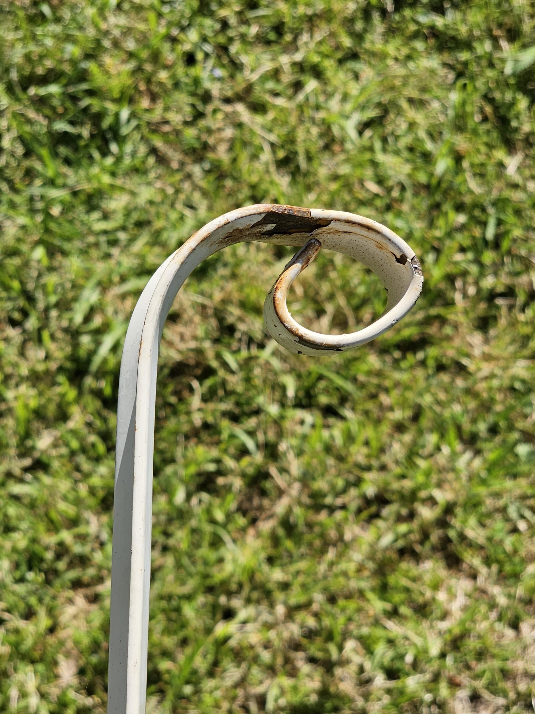 Vintage White Metal Scroll-Foot Plant Stand 15"H