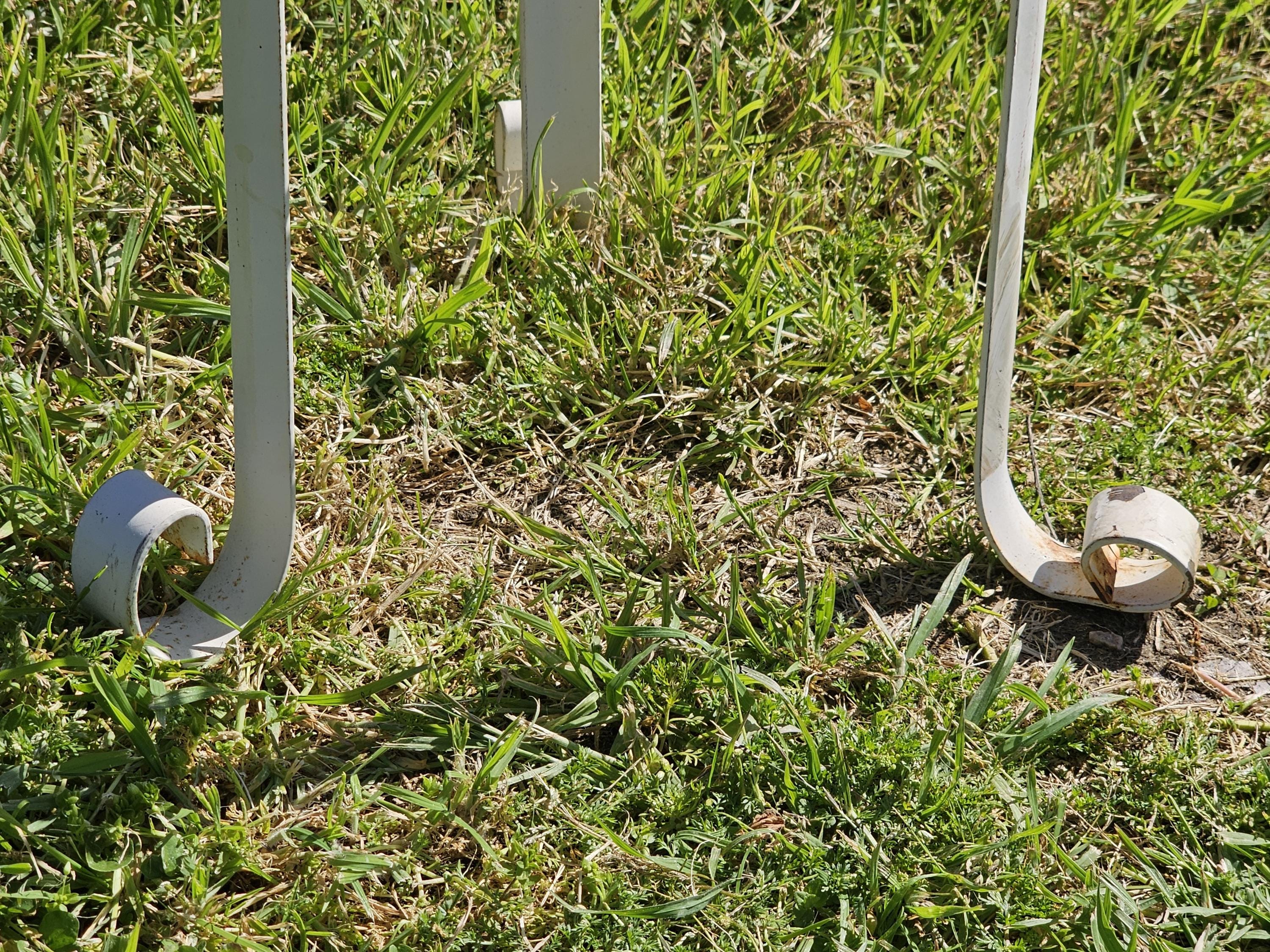 Vintage White Metal Scroll-Foot Plant Stand 15"H
