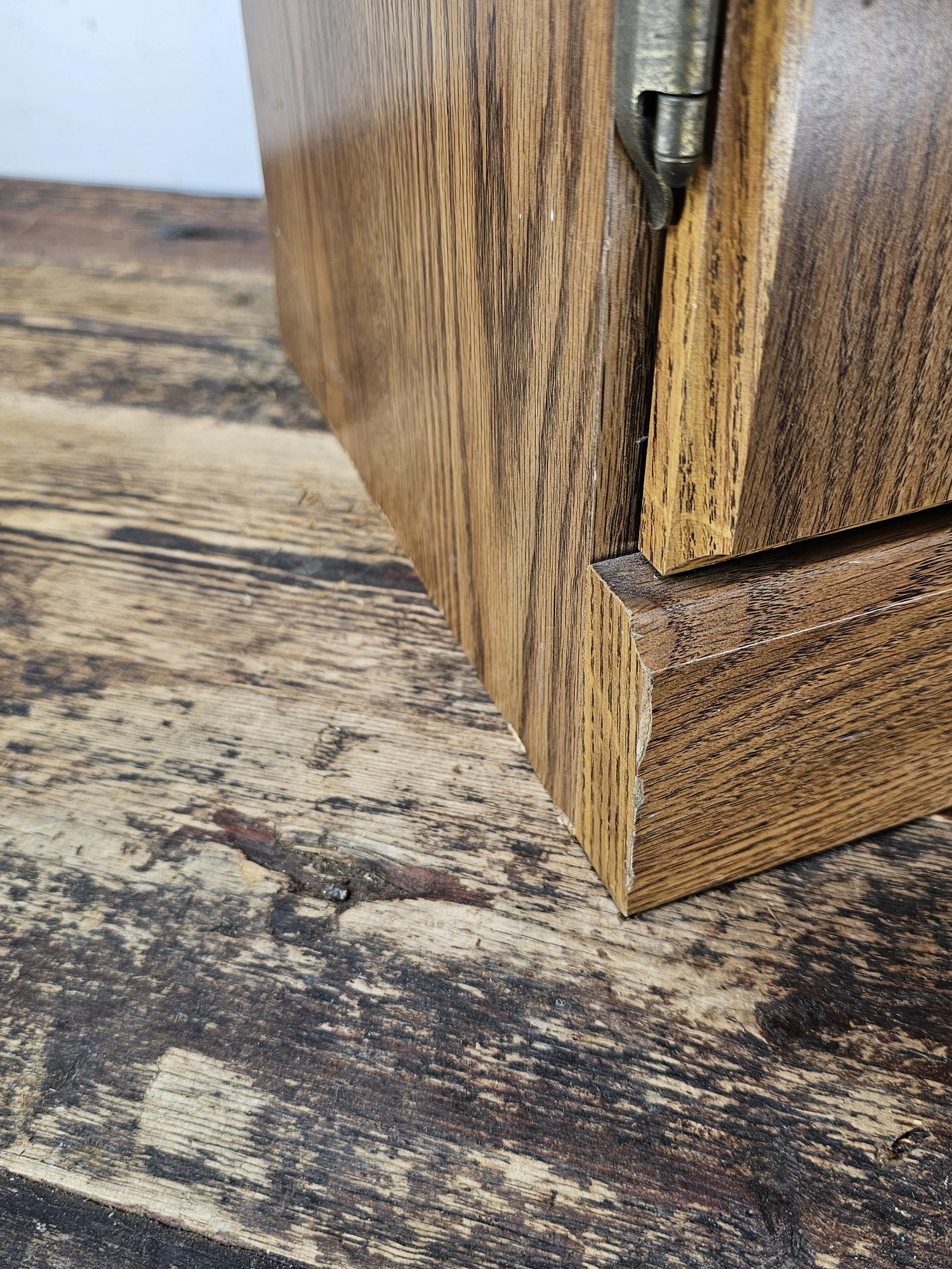 Oak-Look Laminate Nightstand/Side Table Cabinet 27.5"H