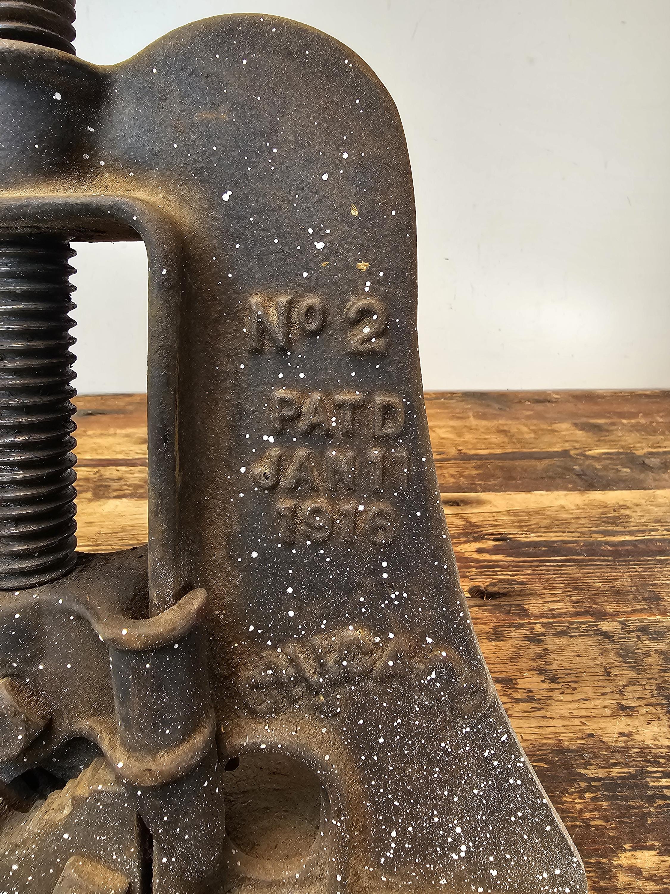 Antique CROWN Plumbers Pipe Vise No. 2