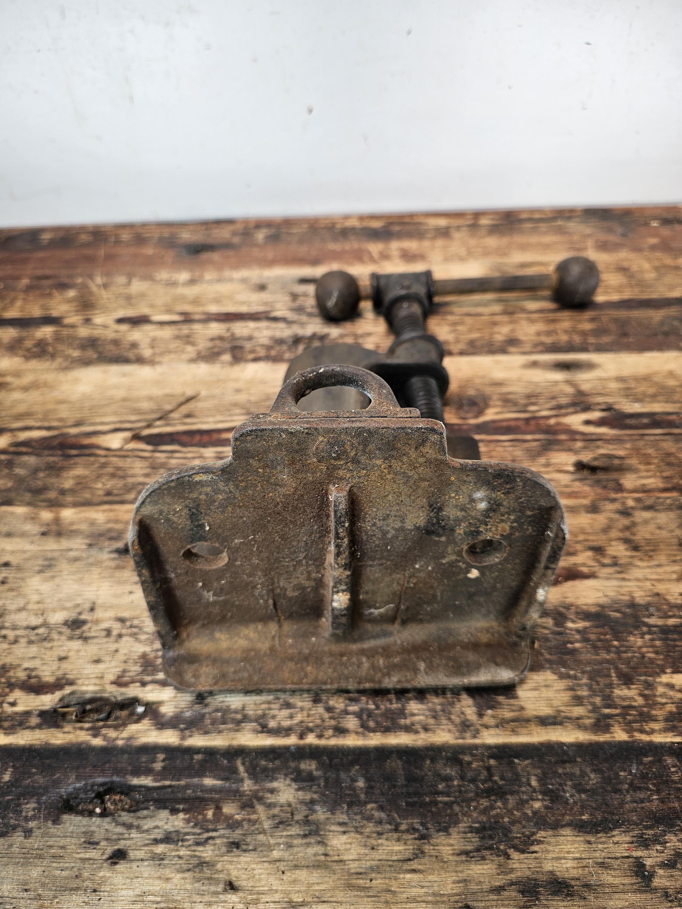 Antique CROWN Plumbers Pipe Vise No. 2