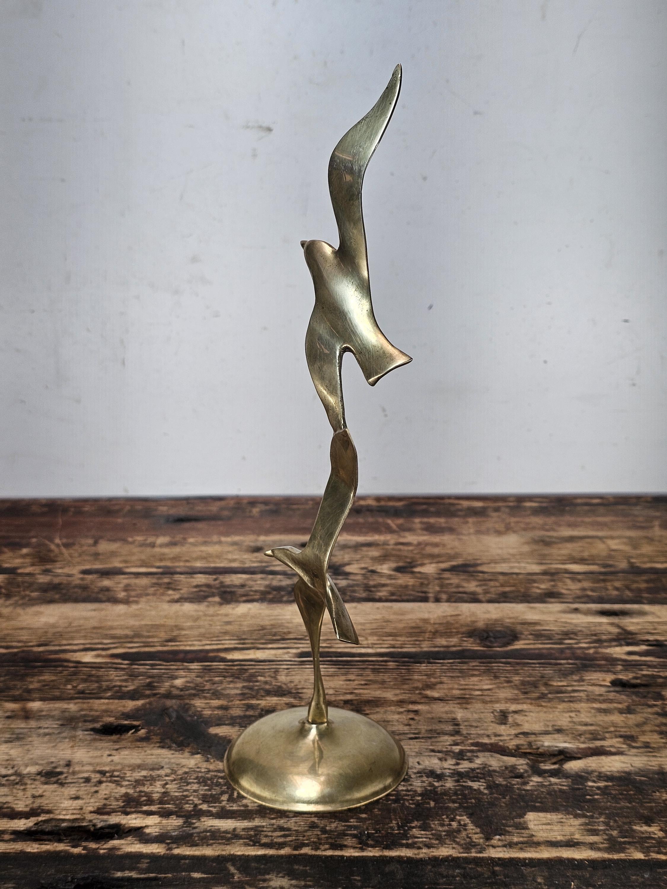 Elegant Mid-Century Modern Brass Seagulls Sculpture | 1970s Penco
