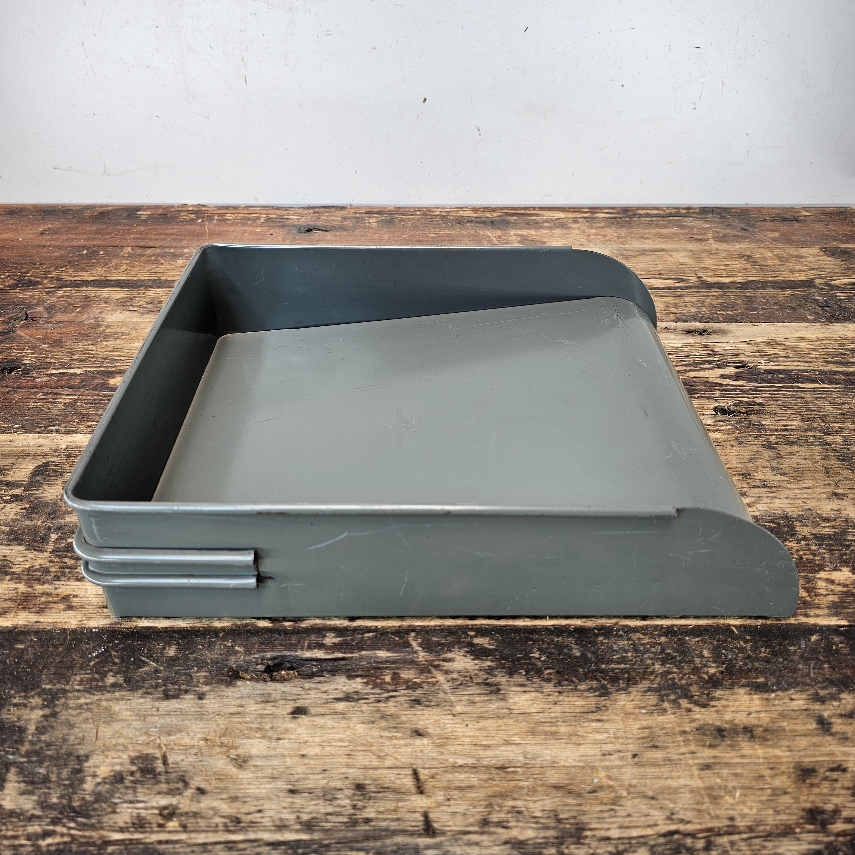 Vintage Globe-Wernicke Metal Paper Tray File Organizer