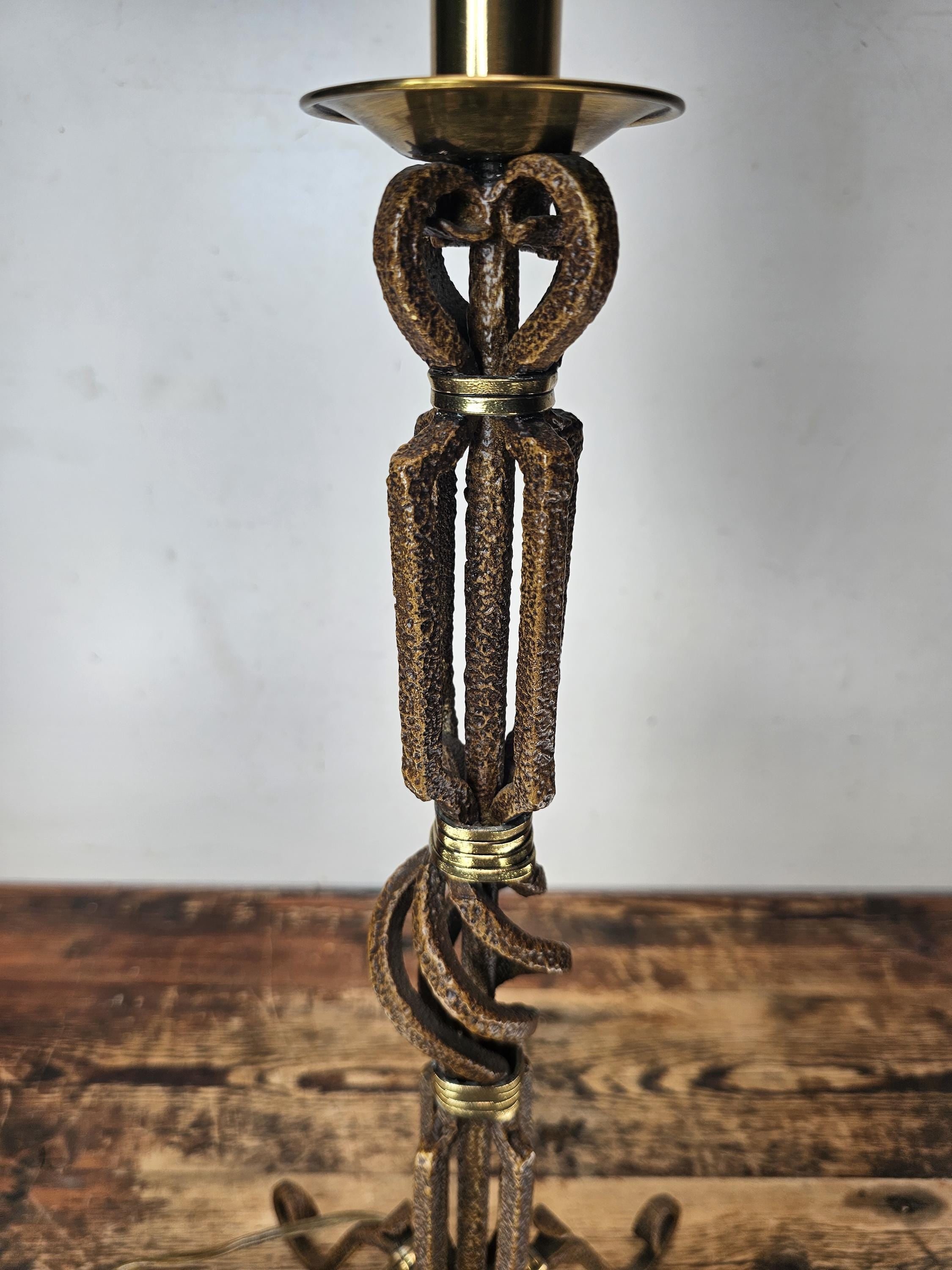 Antique-Style Metal Table Lamp 24.5"H