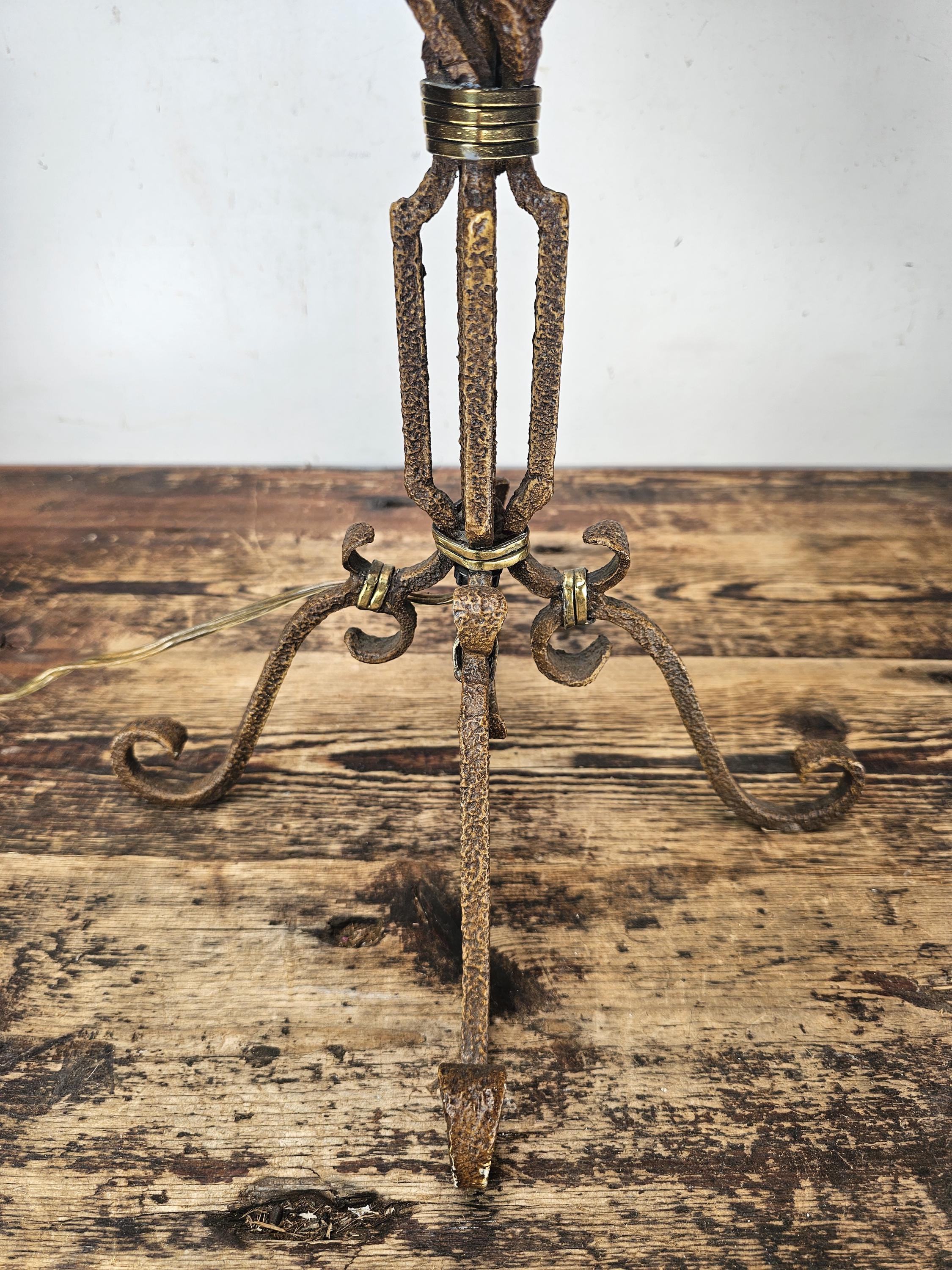 Antique-Style Metal Table Lamp 24.5"H