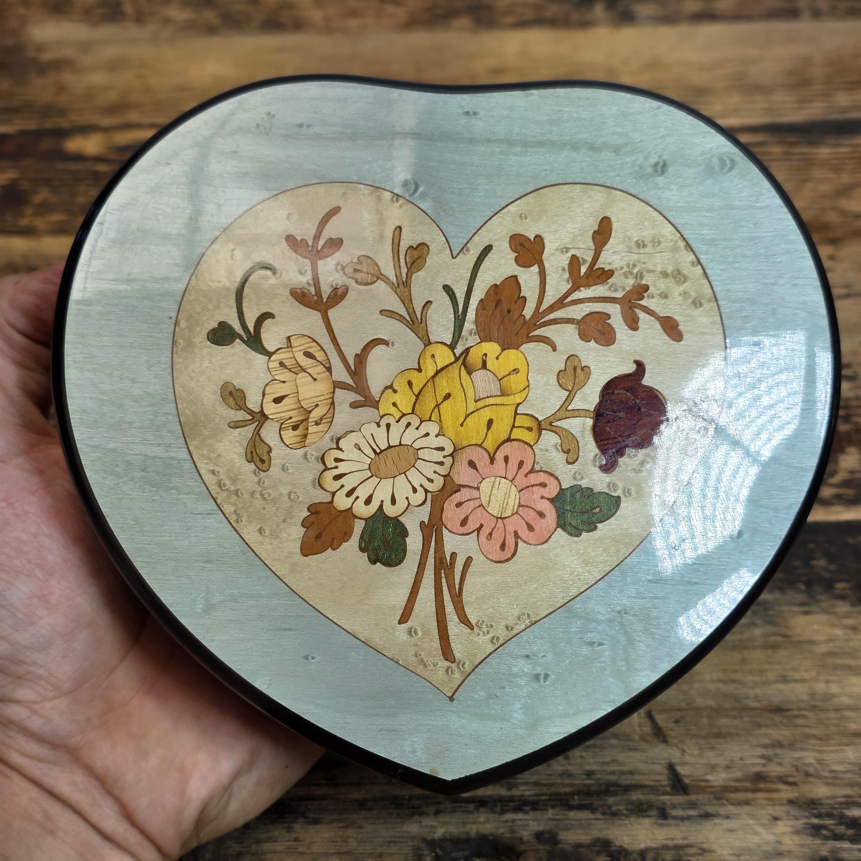 Reuge Inlaid Heart-Shaped Music Box – Sorrento Specialties / Made in Italy