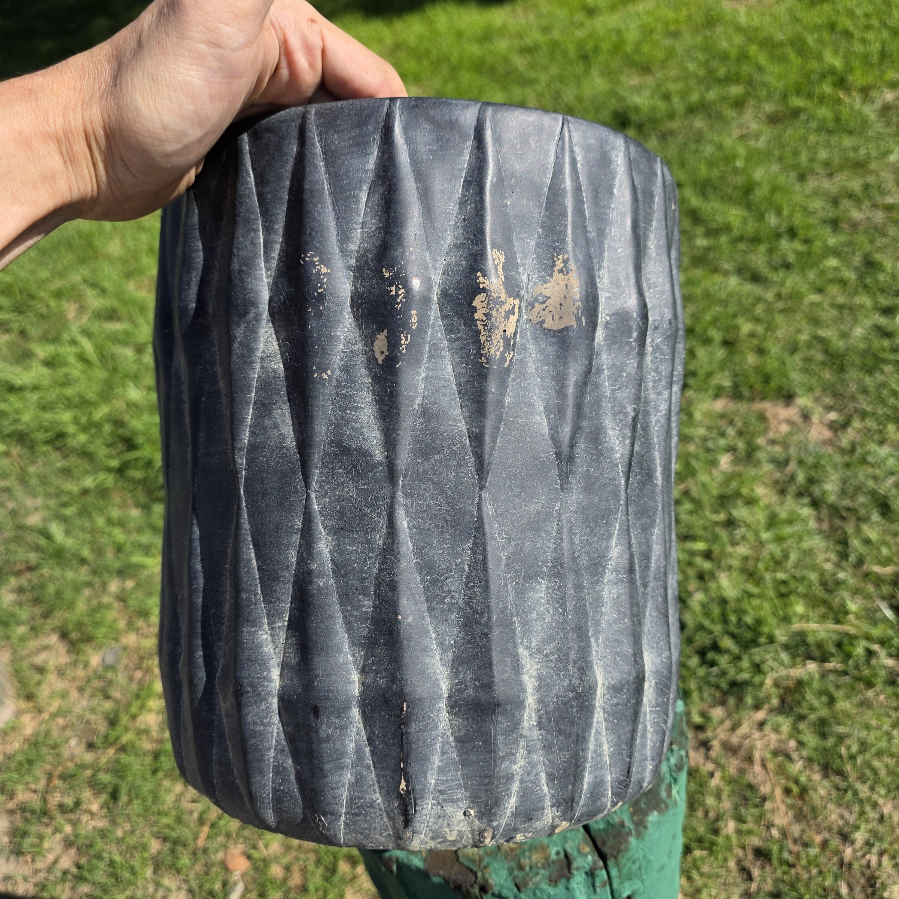 Graphite Fiber-Cement Faceted Planter Diamond Texture 10"Dia x 11"H