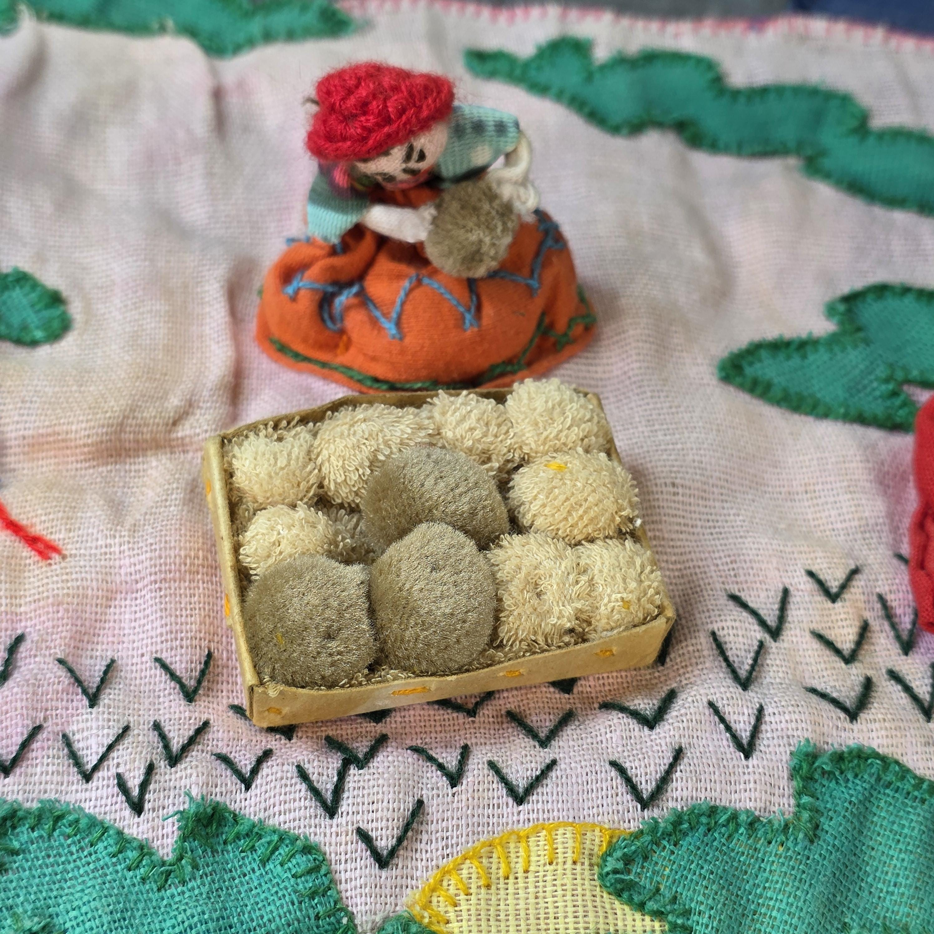 Vintage Peruvian Arpillera Wall Embroidery Textile Art “Cosecha de …” 19"x17"