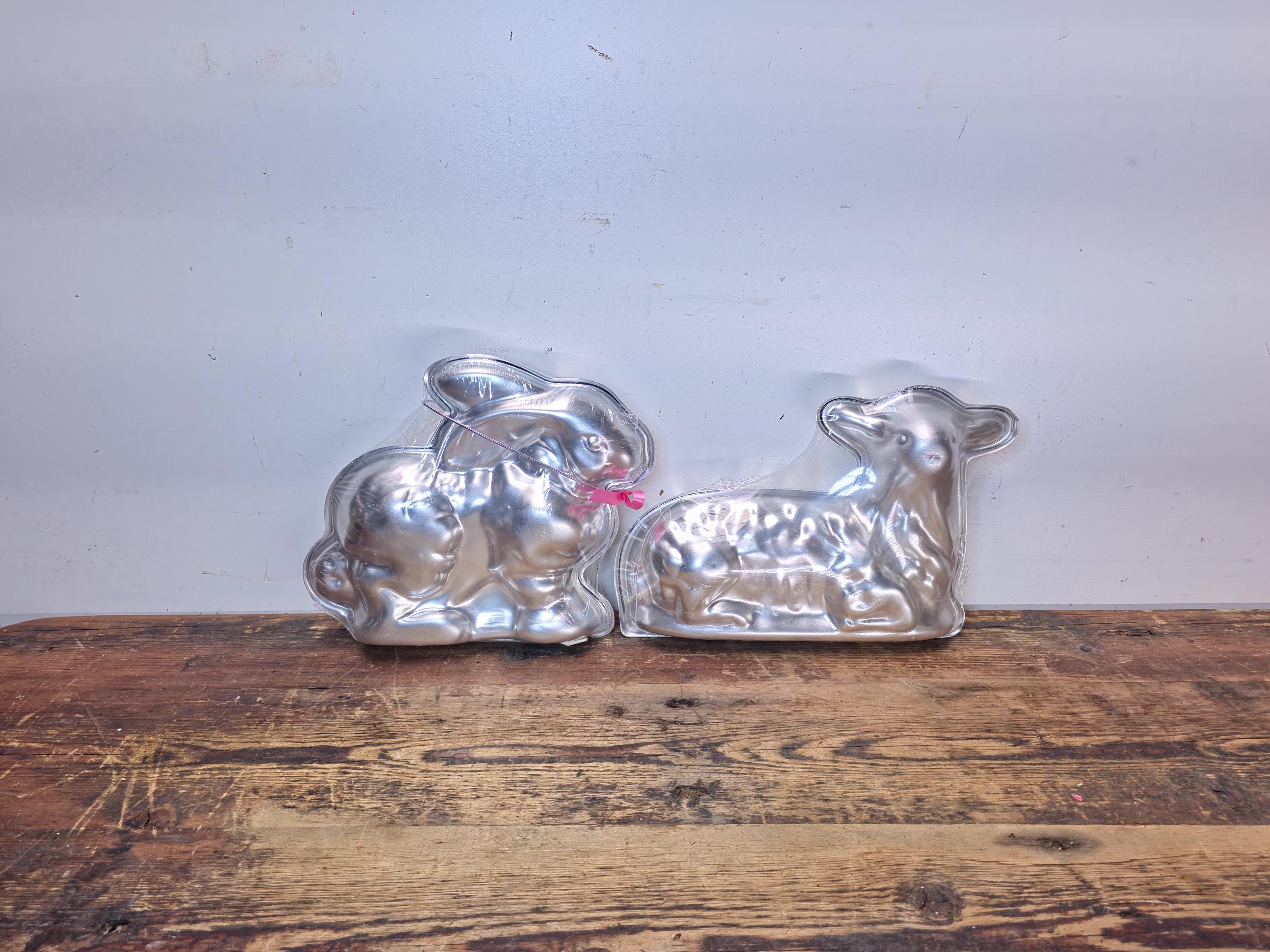 Set of 2 Nordic Ware 3-D Stand Up Cake Pans — Rabbit & Lamb