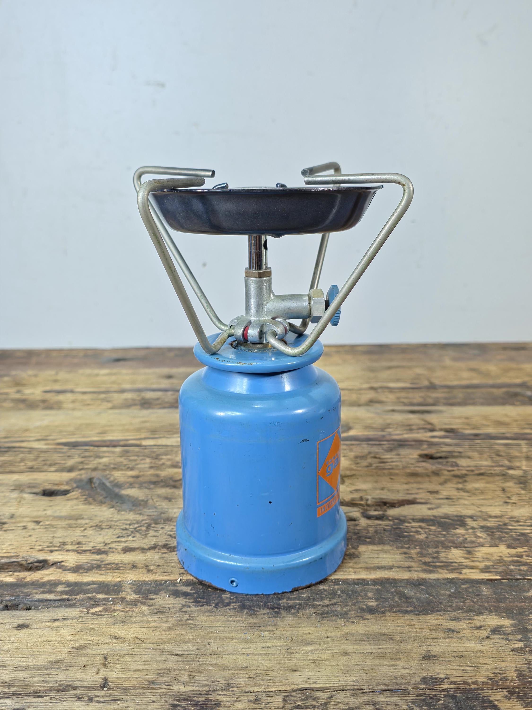 Vintage Camping Gaz “Super Bleuet” Portable Gas Stove – 1970s–80s, France