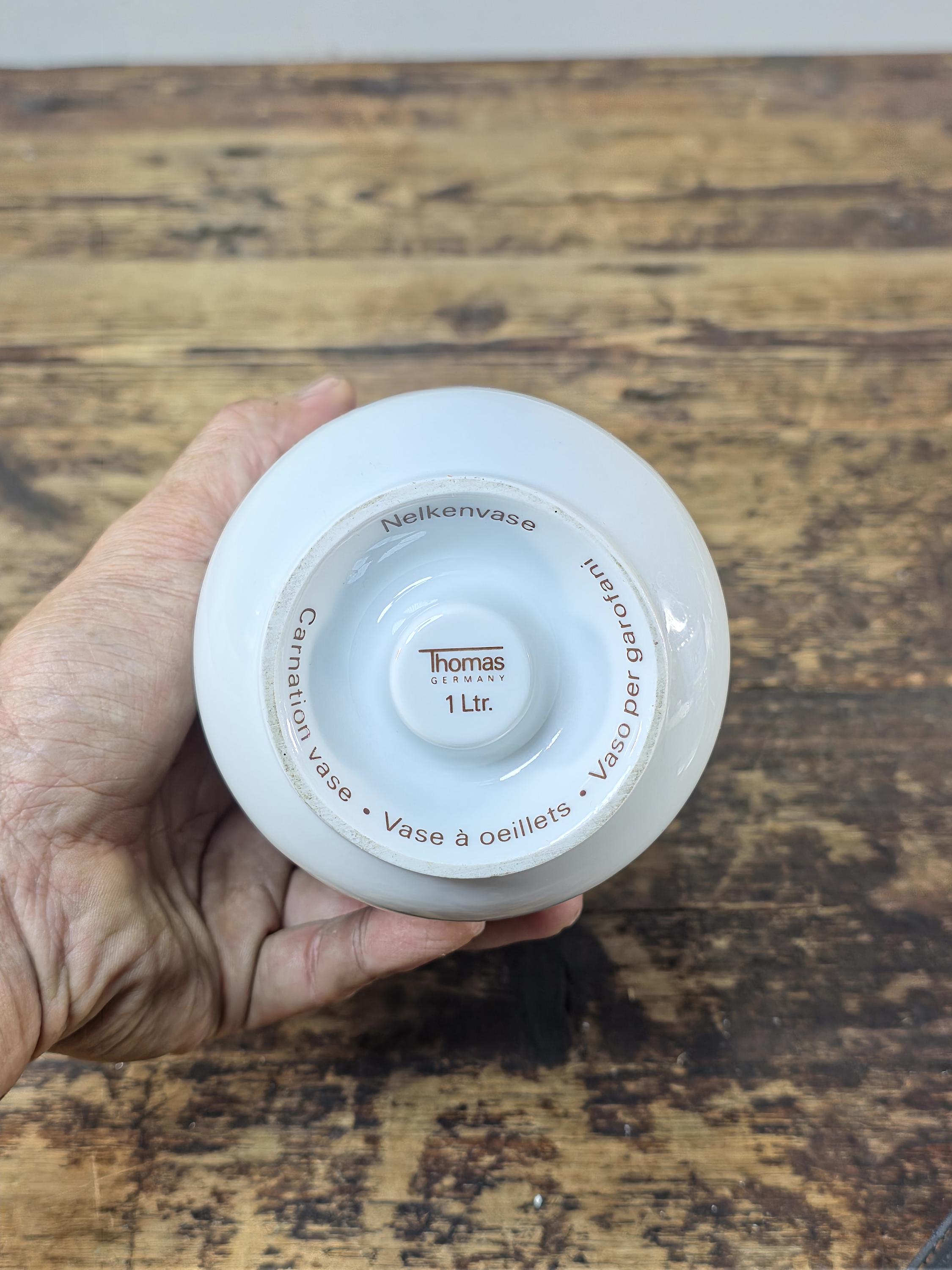 Thomas Germany “Nelkenvase” White Porcelain Vase – 1 L (1970s–80s)