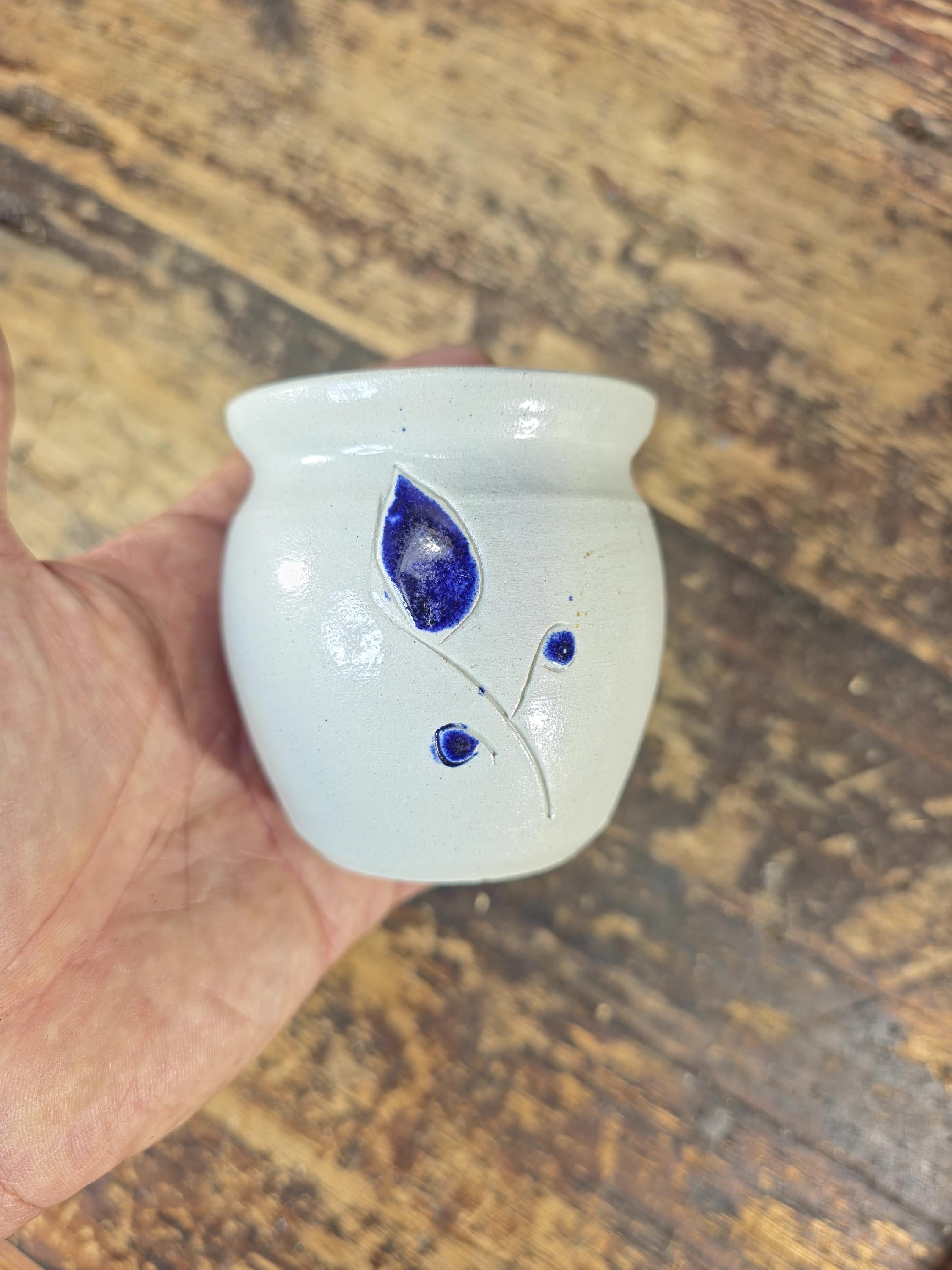 NOS Williamsburg Pottery Salt Glaze Mini Pitcher Pot Set of 3