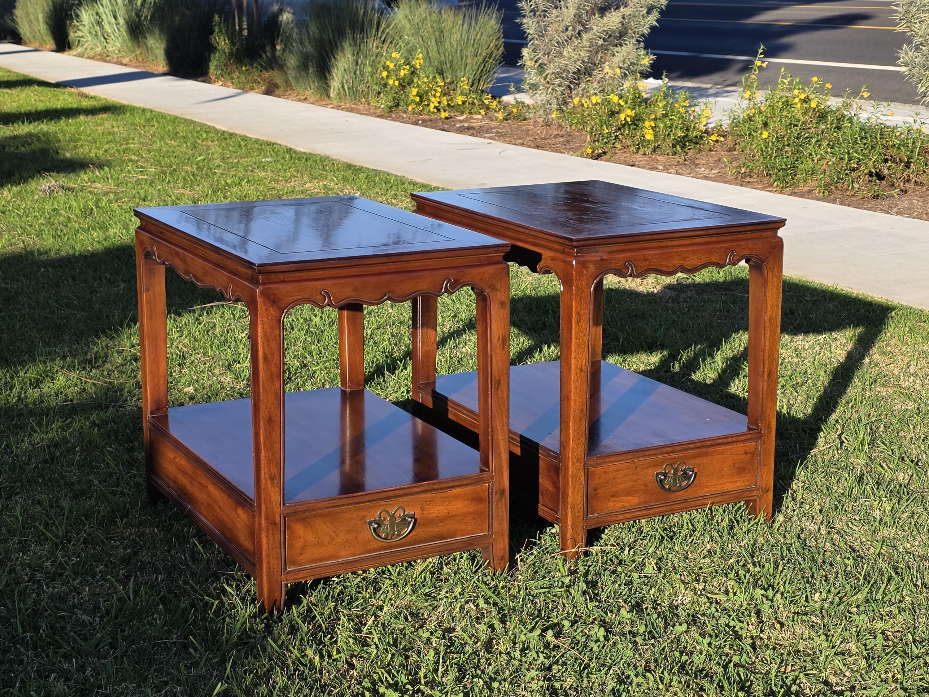 Local Pickup / Pair of Henredon Wooden Side Tables / End Tables