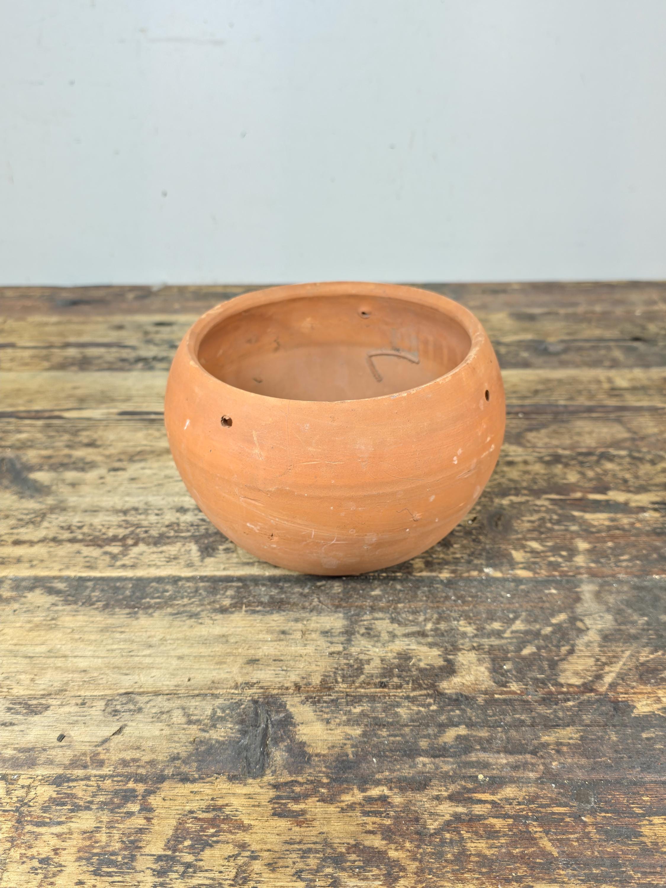 Vintage Terracotta Hanging Planter Pot – 1970s–1990s – 8" Diameter
