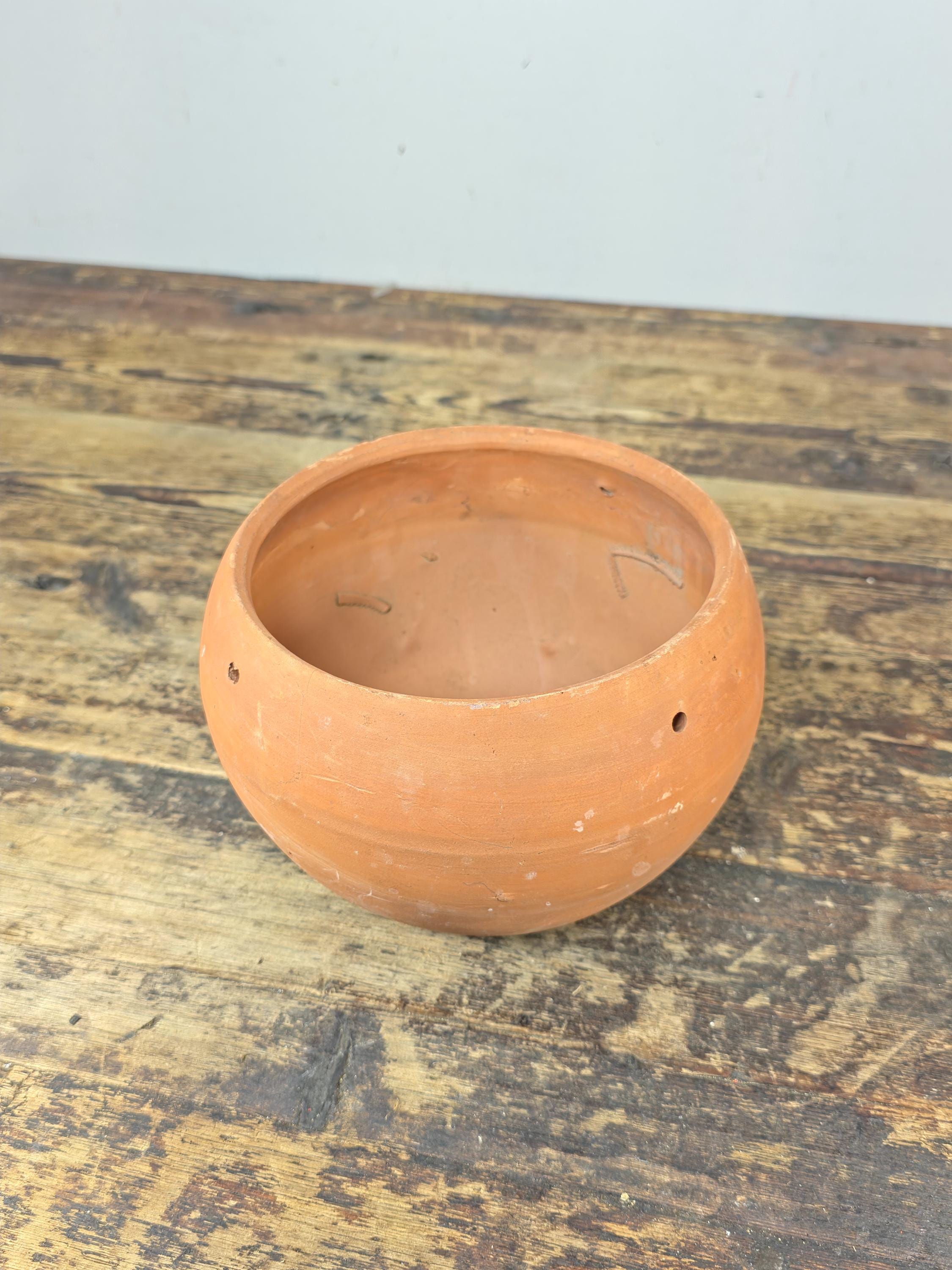 Vintage Terracotta Hanging Planter Pot – 1970s–1990s – 8" Diameter