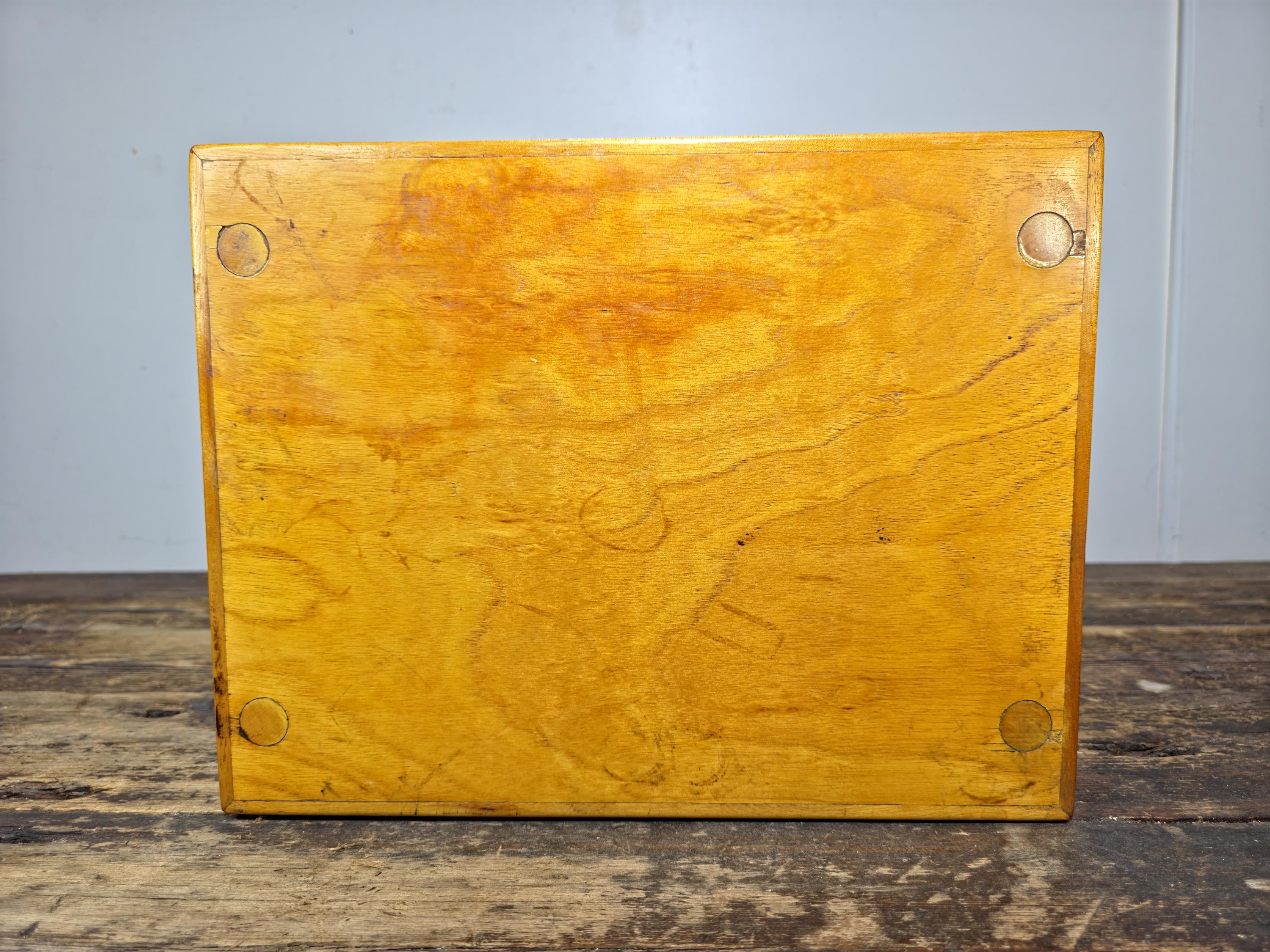 MCM Charming Wooden Toddler Shoe Rack / 4-Tier Utility Shelf