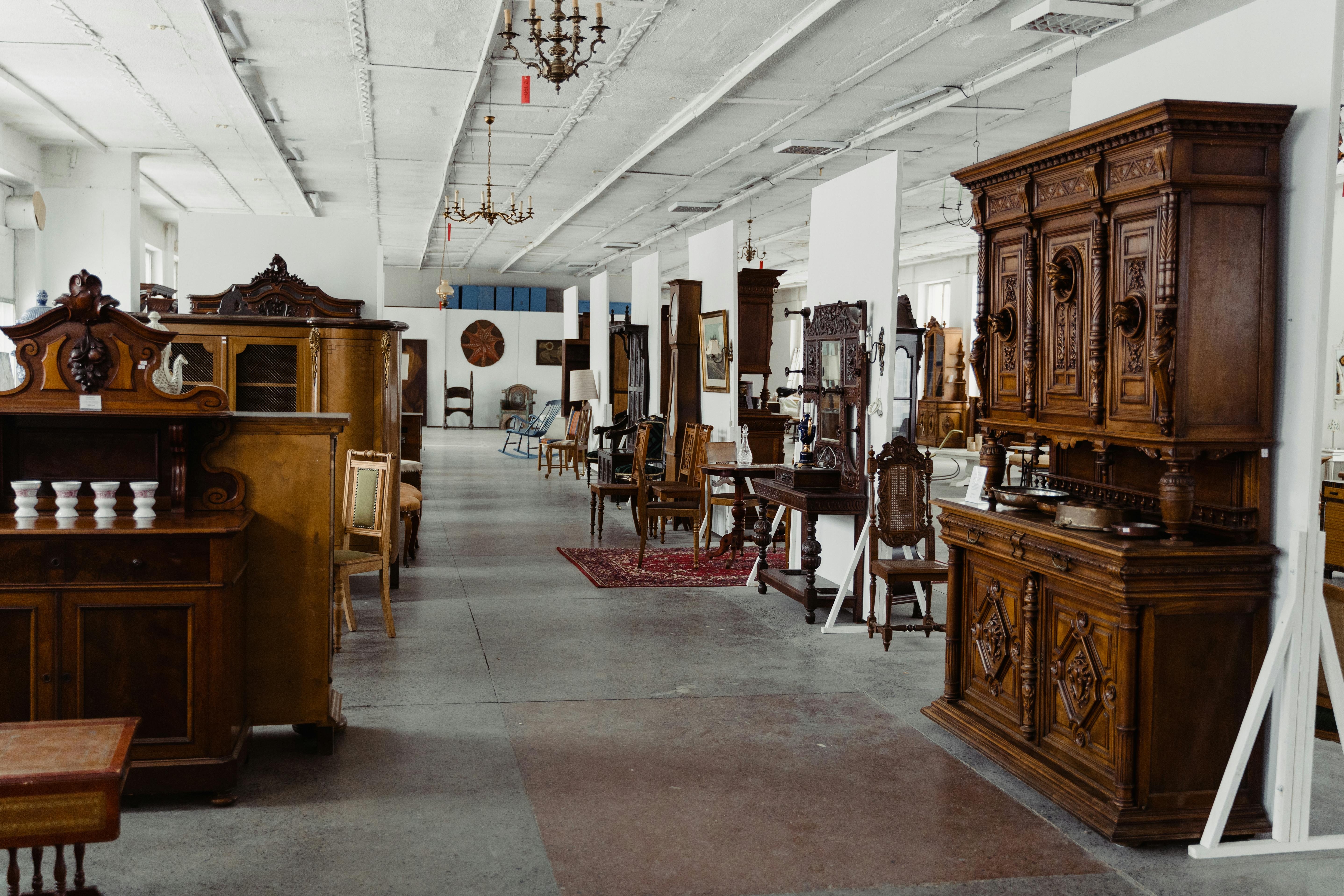 Furniture & Decor