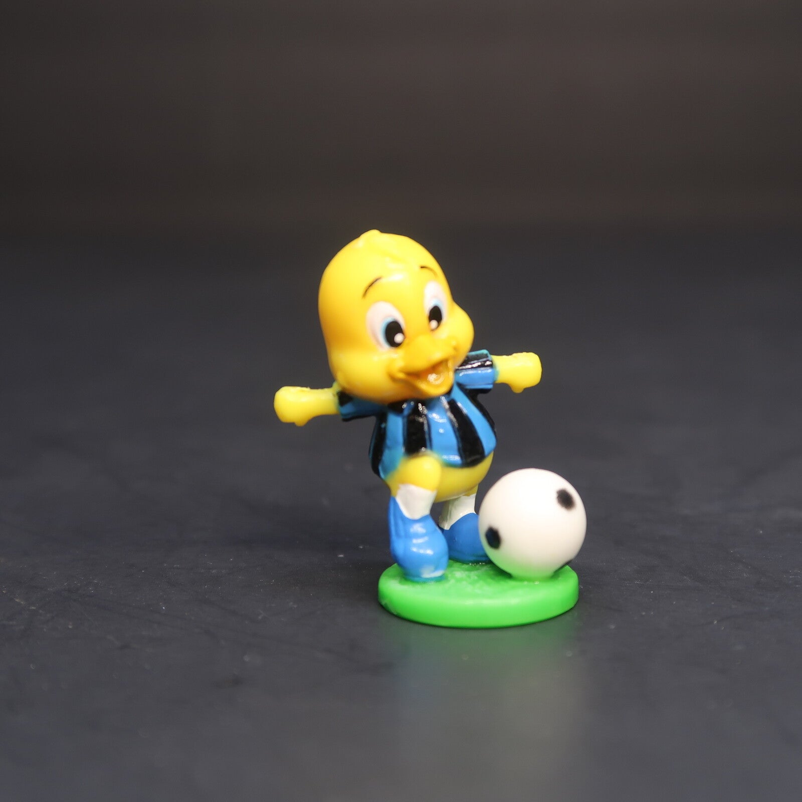 Lot of 10 Soccer Players Mini figures 1.5" to 1.75" each