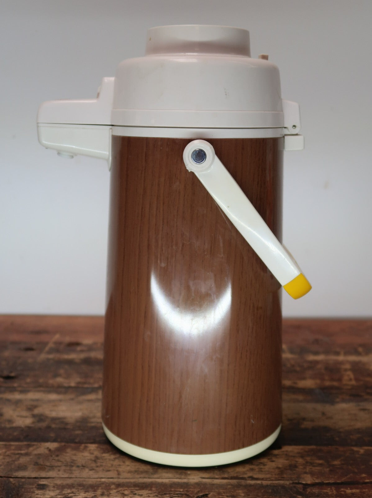 Vintage Air Pot Tea Coffee Dispenser Thermos Carafe Wood Tone 2 Quart Korea