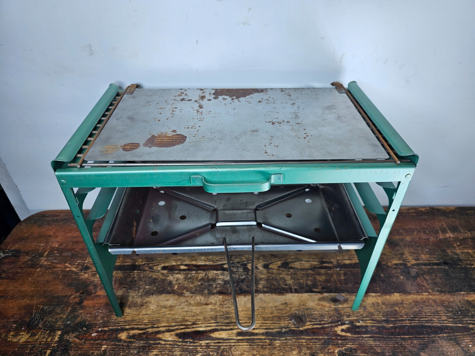 1960s Foldaway Picnic Grille Holland Industries Inc. Buffalo, New York