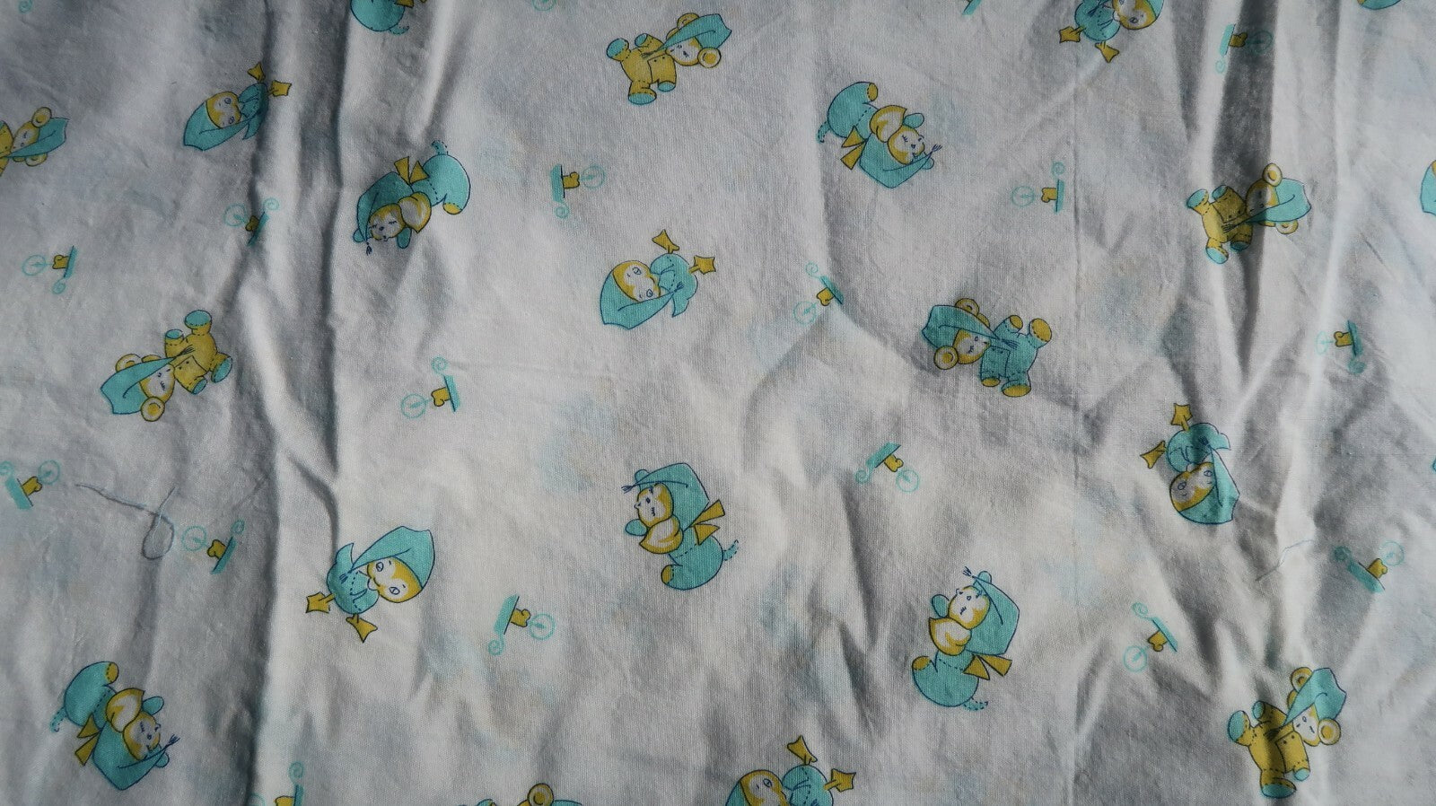 Nursery Animals Baby Woven Fabric Baby Animals Wearing Nightcap 42" x 168"
