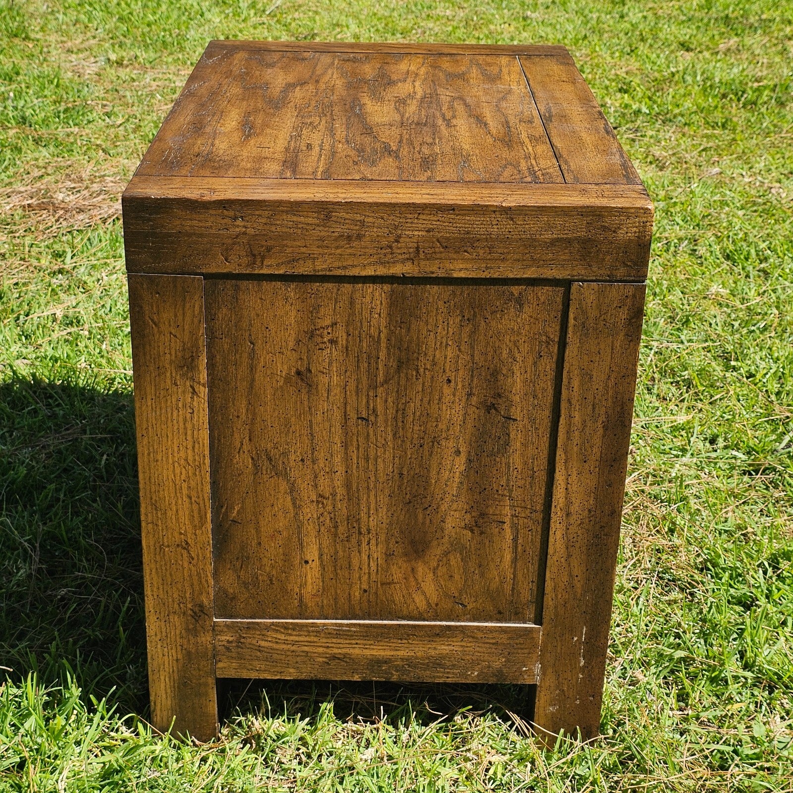 Wood Nightstand With 2 Drawers Bedside Table