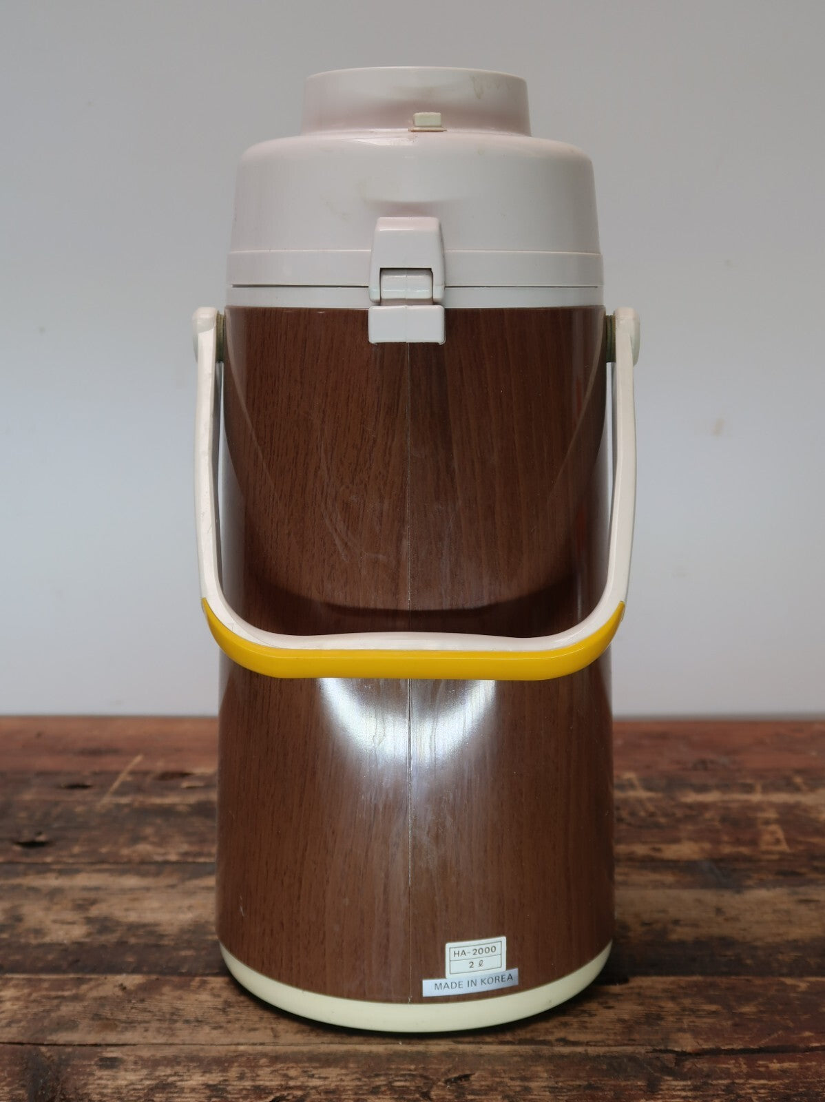 Vintage Air Pot Tea Coffee Dispenser Thermos Carafe Wood Tone 2 Quart Korea