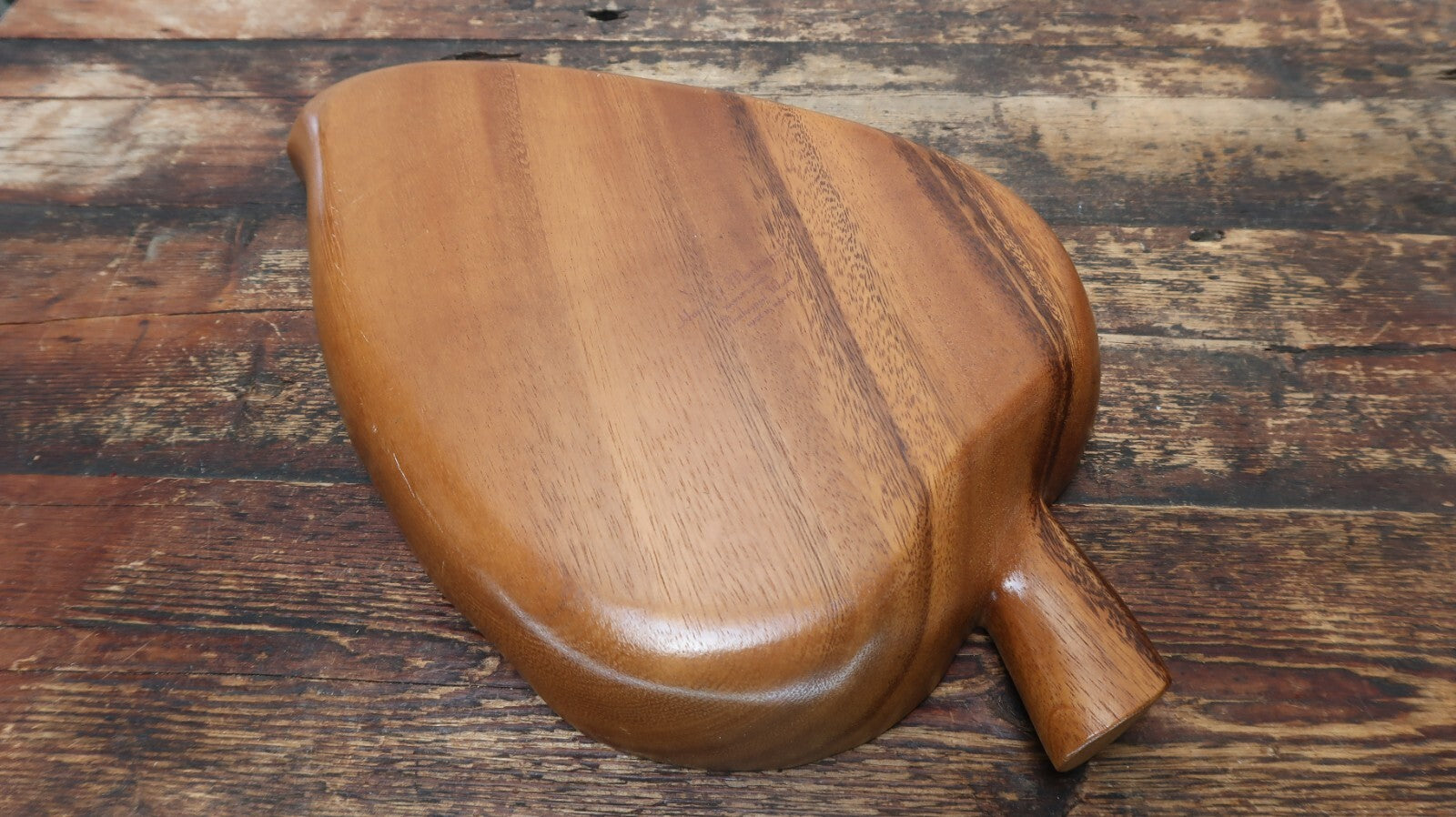 Vintage House of Monkey Pod Hawaii's Finest Leaf Shaped Wood Bowl 16" x 9.5"