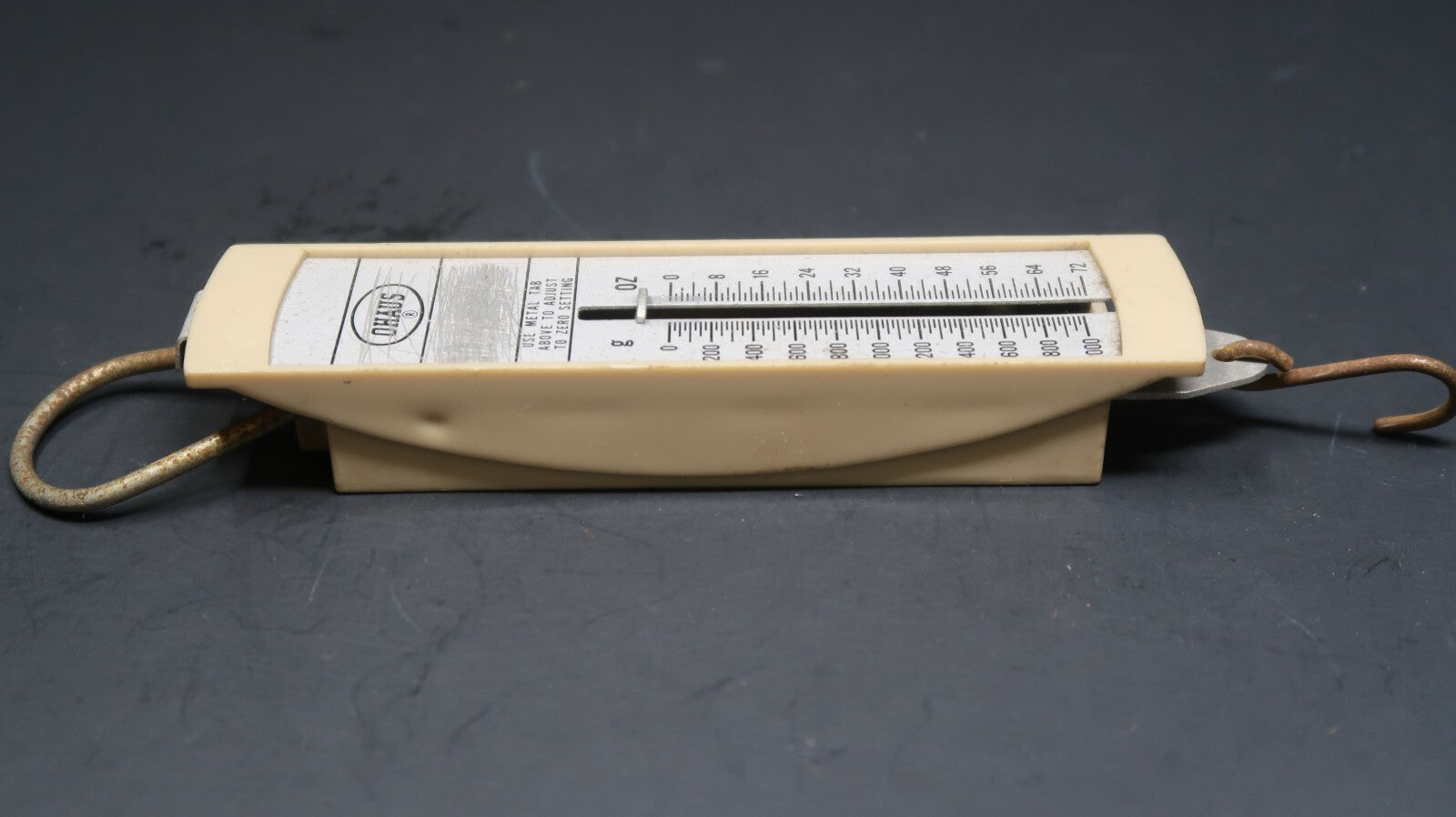 Vintage OHAUS hanging spring scale 2000 Grams 72 Ounces