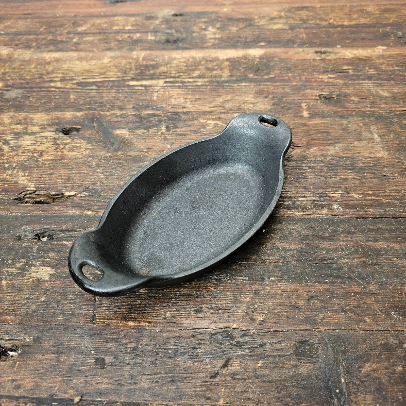 Lodge 9 Ounce Cast Iron Oval Serving Dish Mini USA 8" x 4"