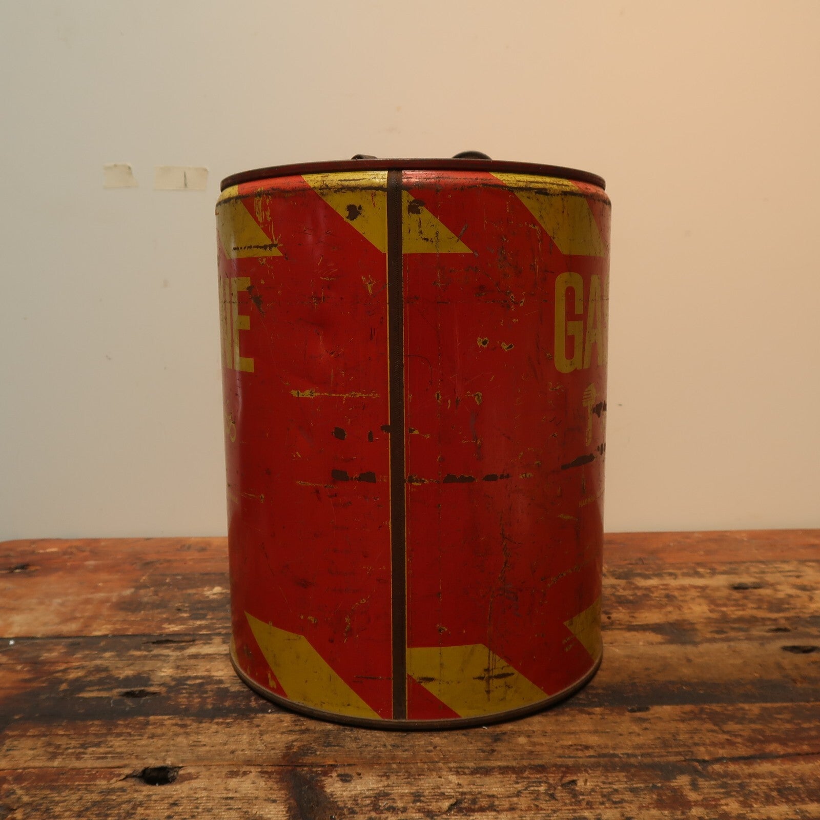 Bennett Industries 5 Gallon Gas Can 11" Dia x 14" H (No leakage)