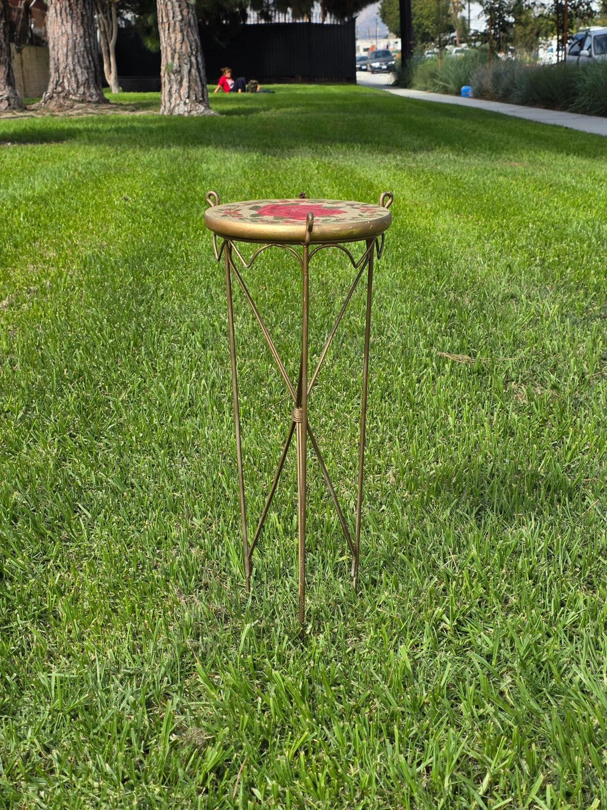 Vintage Rose Motif Accent Table – Wooden Top × Gilded Metal Base