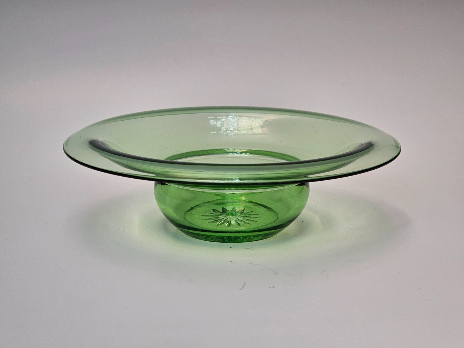 Heisey Gibson Girl Moongleam Green Rolled Edge Bowl