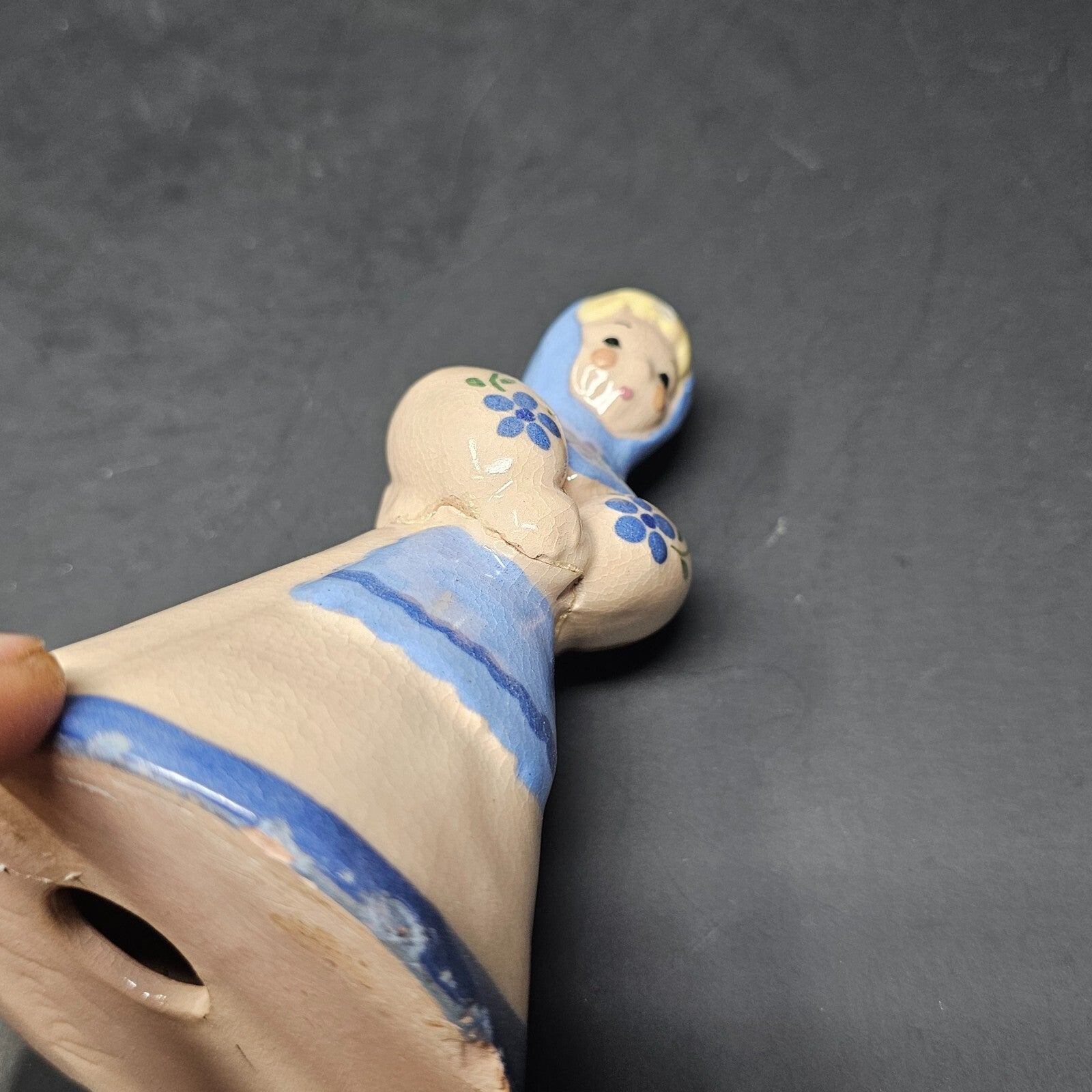 Kay Finch Prairie Girl Figurine Pink & Blue Flowers California Pottery (Damage)
