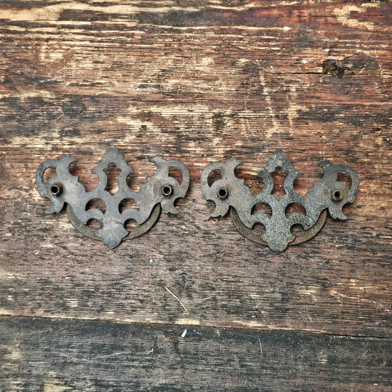 Set of 2 Vintage Rustic Drawer Pulls (D)