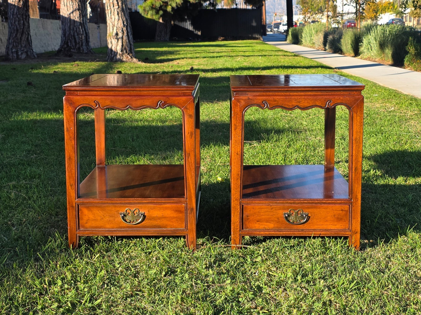 Pair of Henredon Wooden Side Tables / End Tables