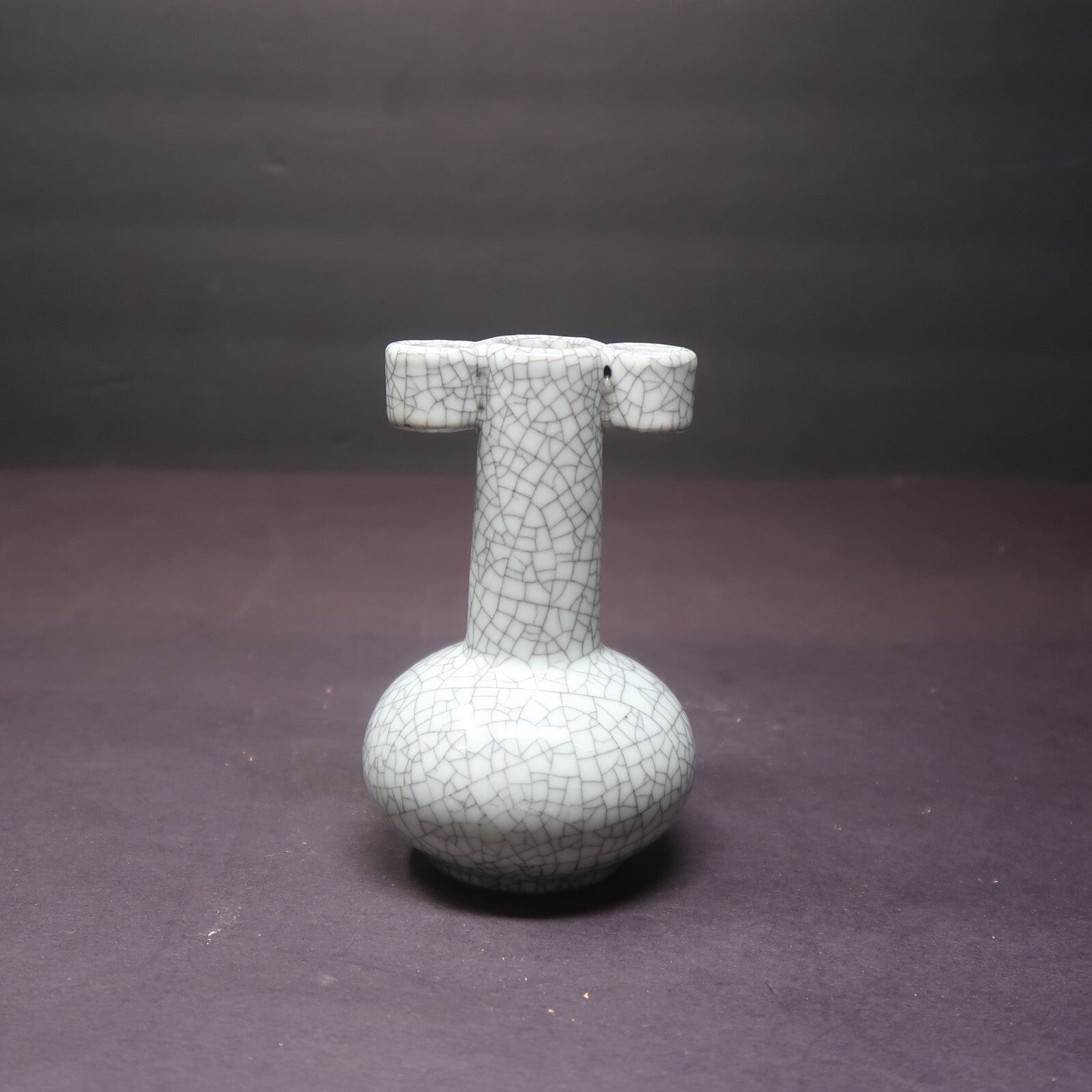4.8" Chinese Porcelain Glazed Celadon Crackle Bottle Neck With Double Ears