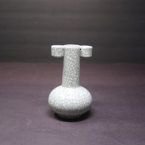4.8" Chinese Porcelain Glazed Celadon Crackle Bottle Neck With Double Ears