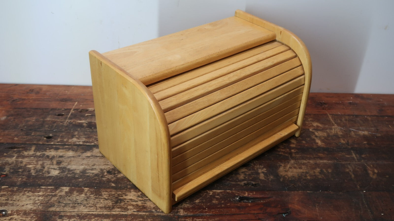 Kamenstein Wood Bread Box Roll-Top Front