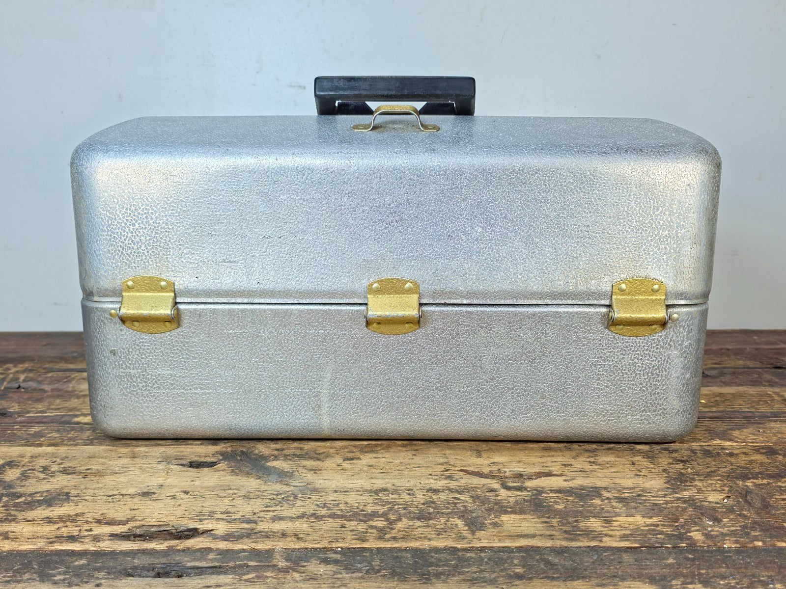 Vintage UMCO 1000A Aluminum Tackle Box 1960s 7-Tray Fishing Lure Case USA