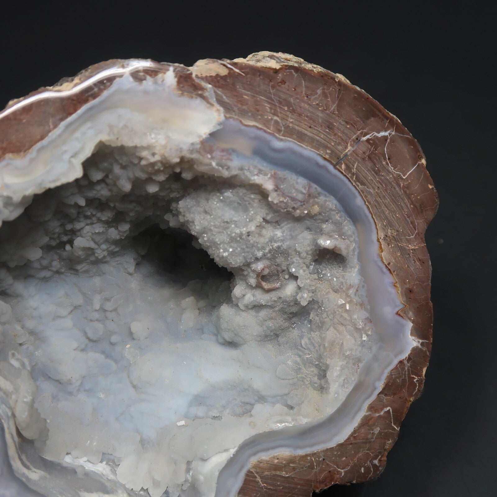 33.5oz. / 952g  Polished Natural Agate Geode (L 6" x H 4" x D 3")