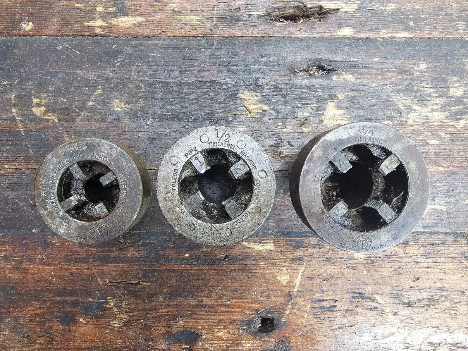 Toledo Pipe Threading Machine Co. with 3 Dies 3/4, 1/2, 3/8" Vintage