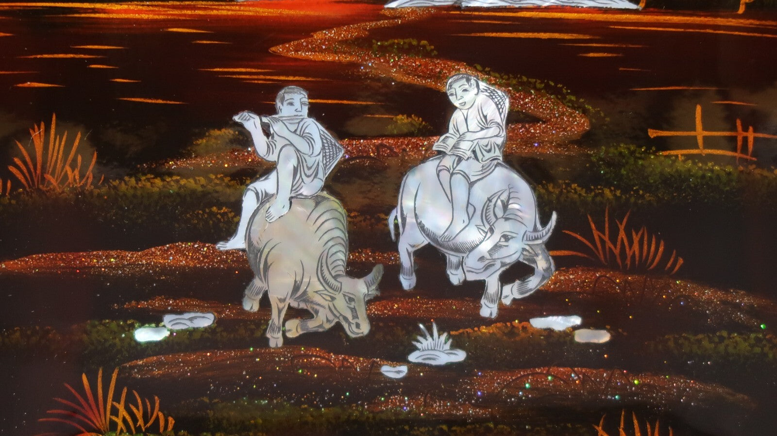 Set of 2 Vietnamese Lacquerware Platter Mother of Pearl Inlay Rural Scene 9.5"
