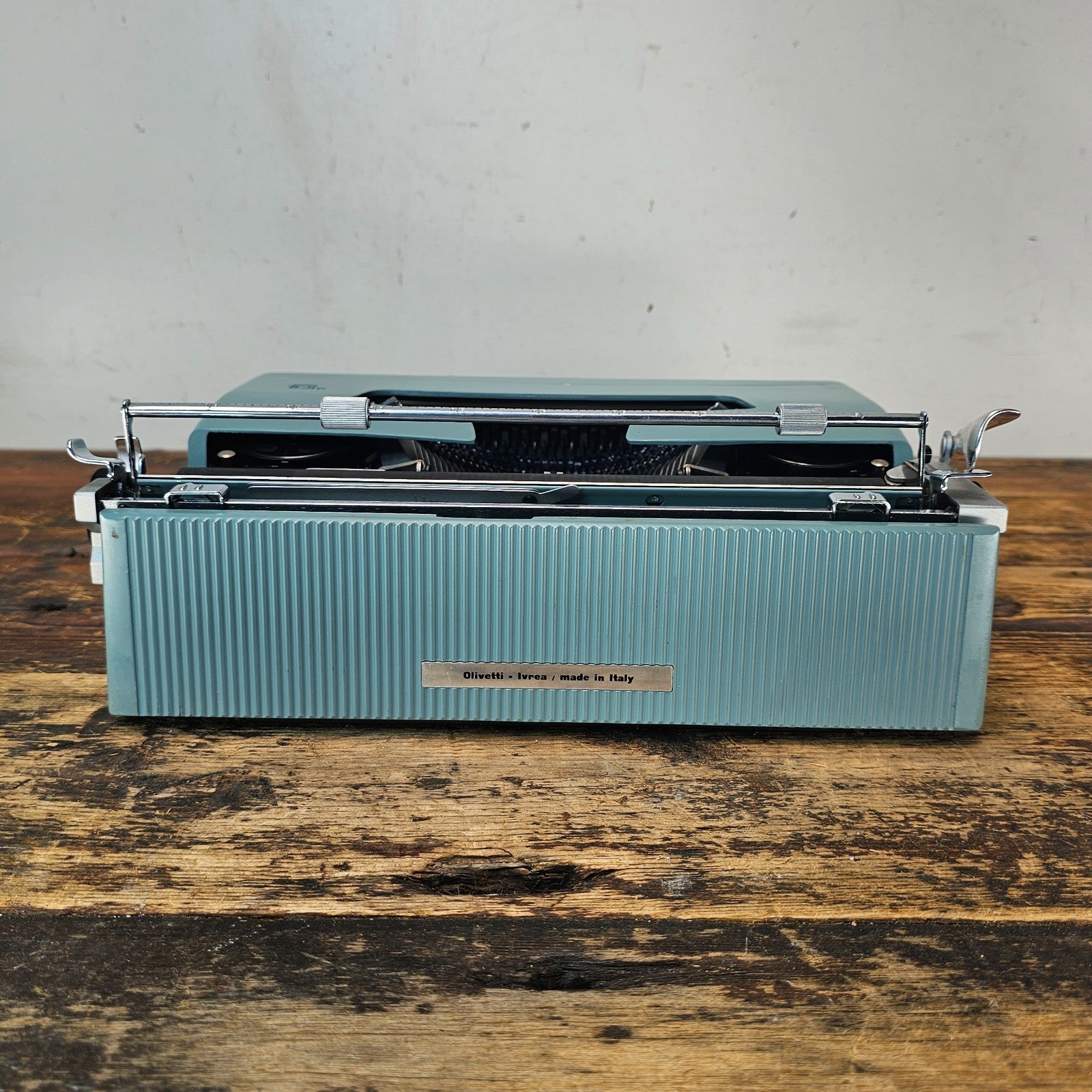1964 Olivetti Underwood Lettera 32 Typewriter w/ Case