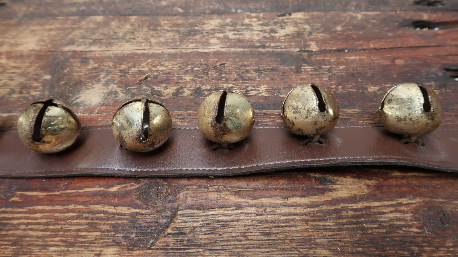 Set of 2 Leather Strap Sleigh Bells L 21.5" & L 23.5"