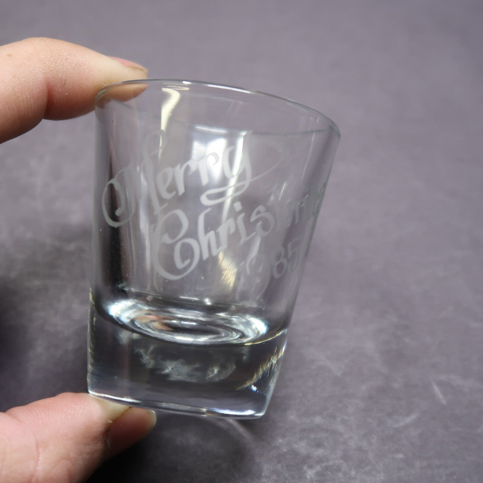 Clear Shot Glass Etched " Merry Christmas 1985 " H 2.3"