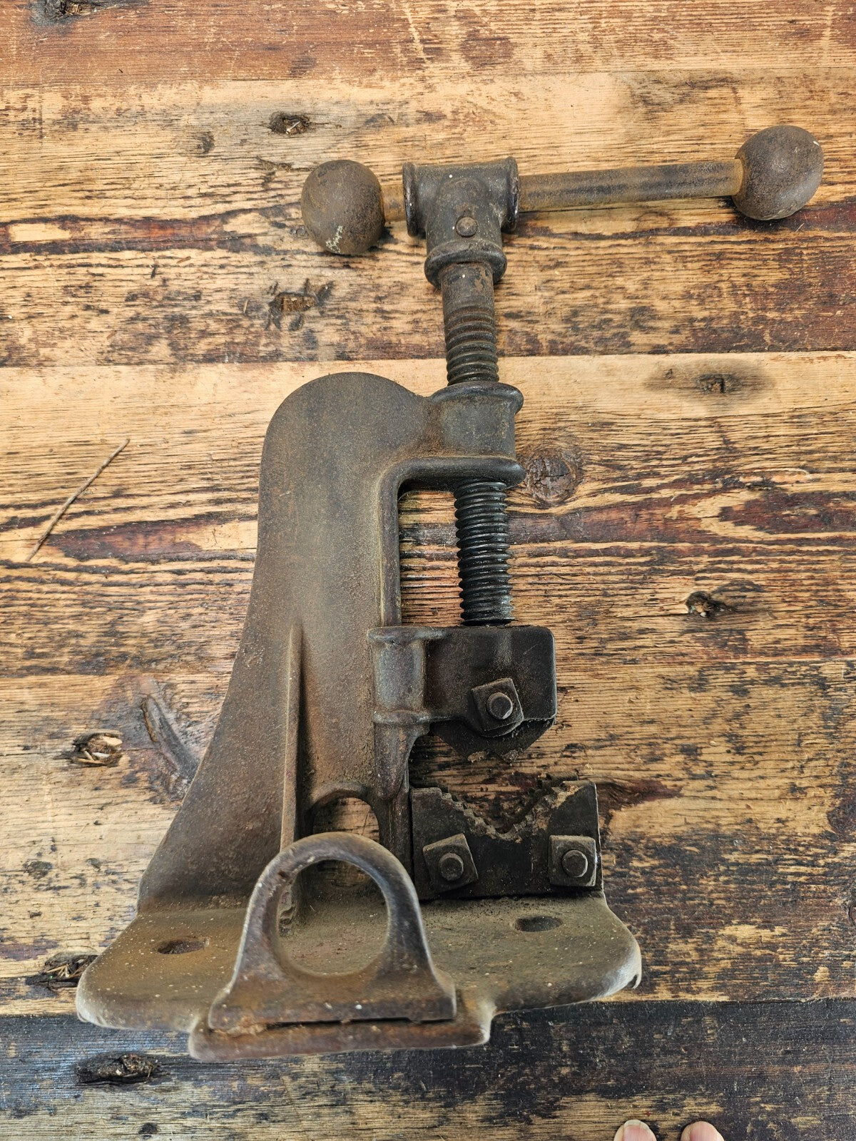 Antique CROWN Plumbers Pipe Vise No. 2