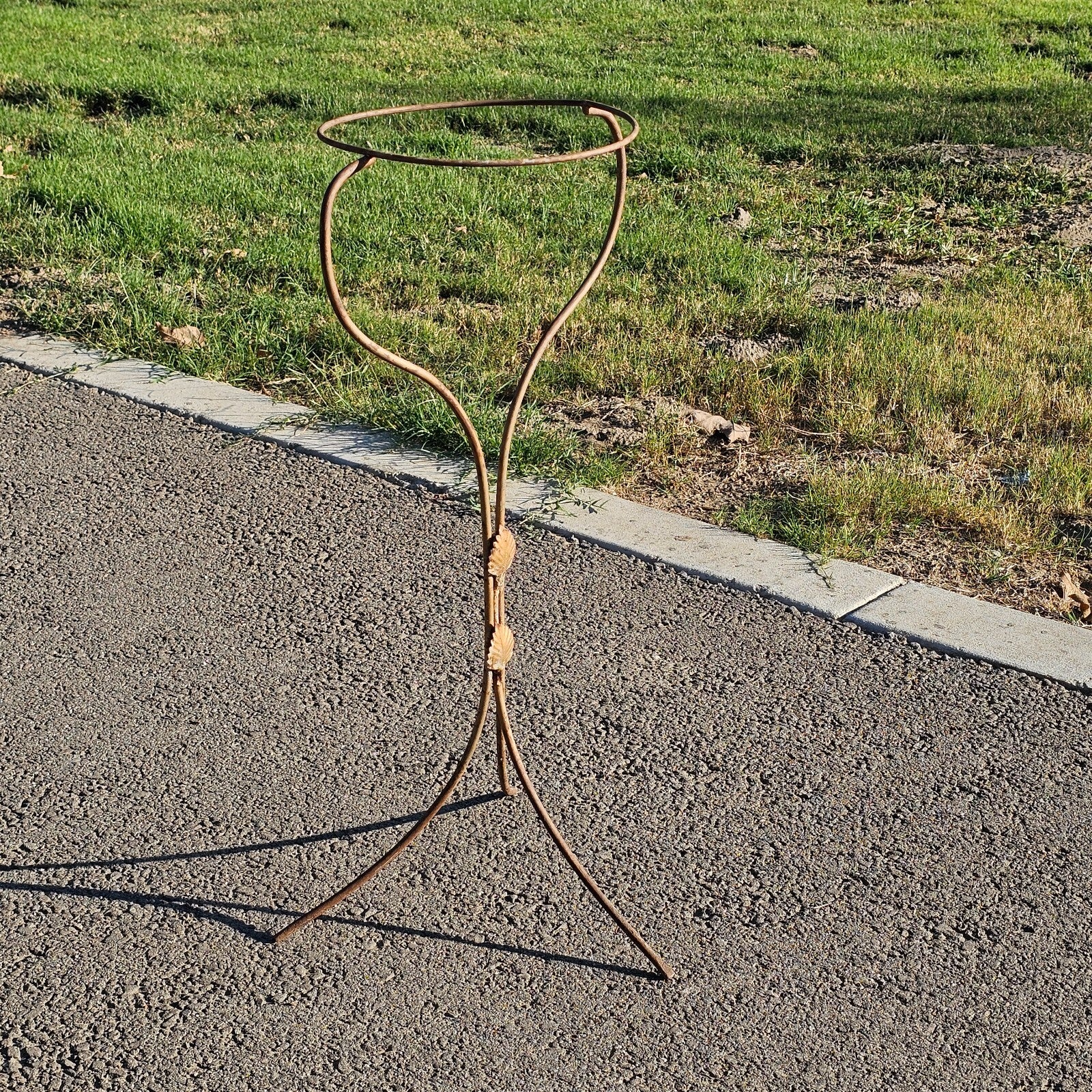 Vintage Metal Wire Plant Stand 29"H